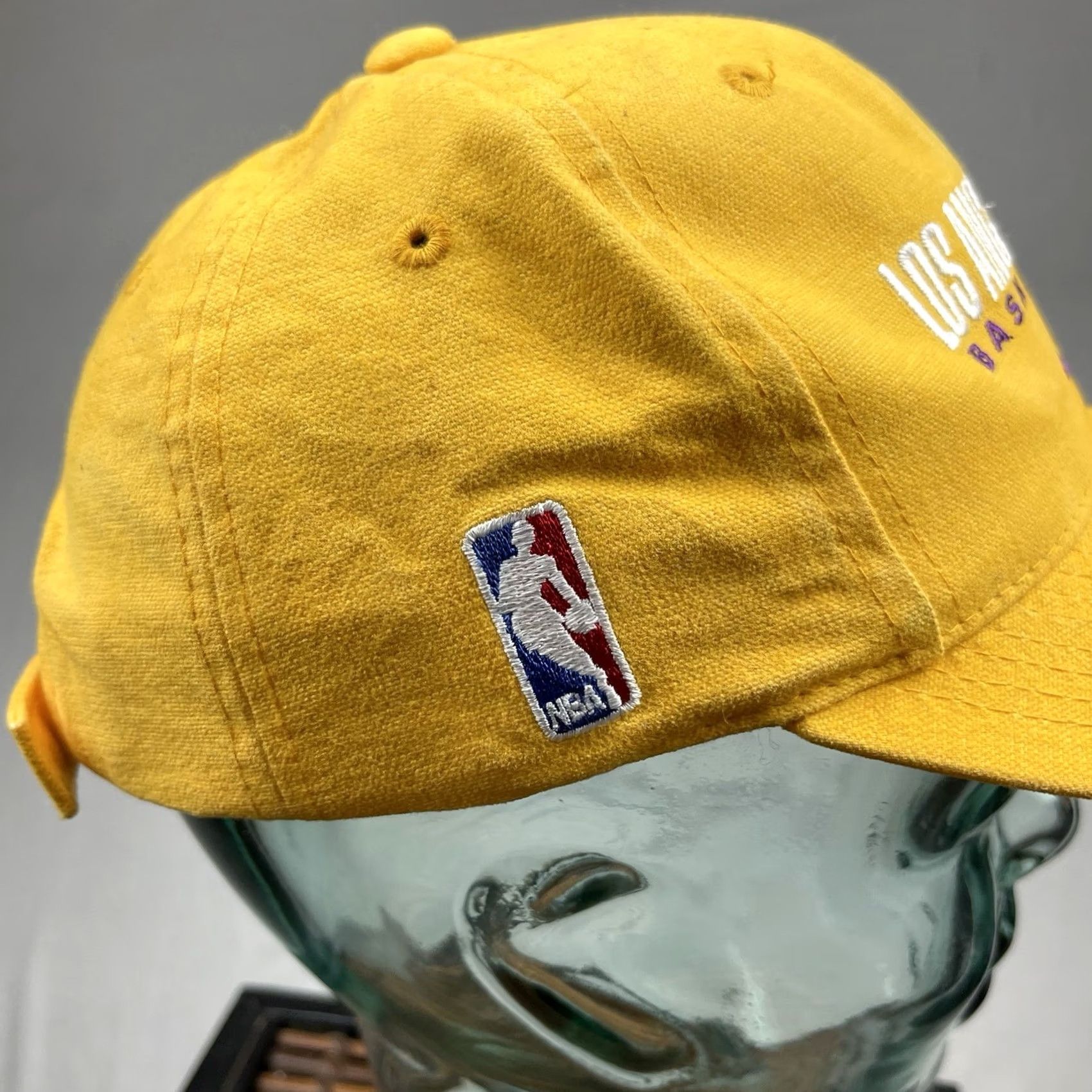 Nike VINTAGE Nike Los Angeles Lakers Hat Cap Men Adjustable Baseball Cap Yellow Swoosh NBA City Retro Sports, Big Logo Mens Size ONE SIZE - 4 Thumbnail