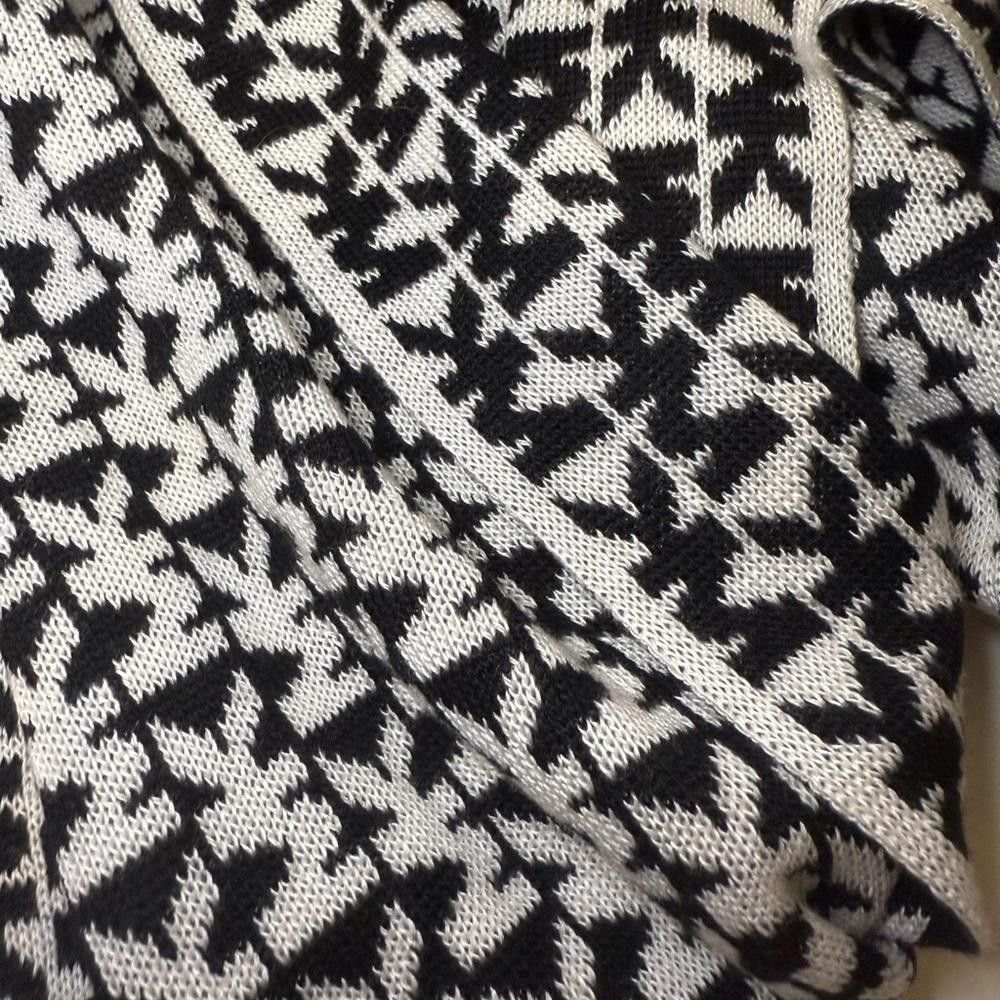 Michael Kors MICHAEL Michael Kors Infinity Scarf Black White Logo Stripe Size ONE SIZE - 4 Thumbnail