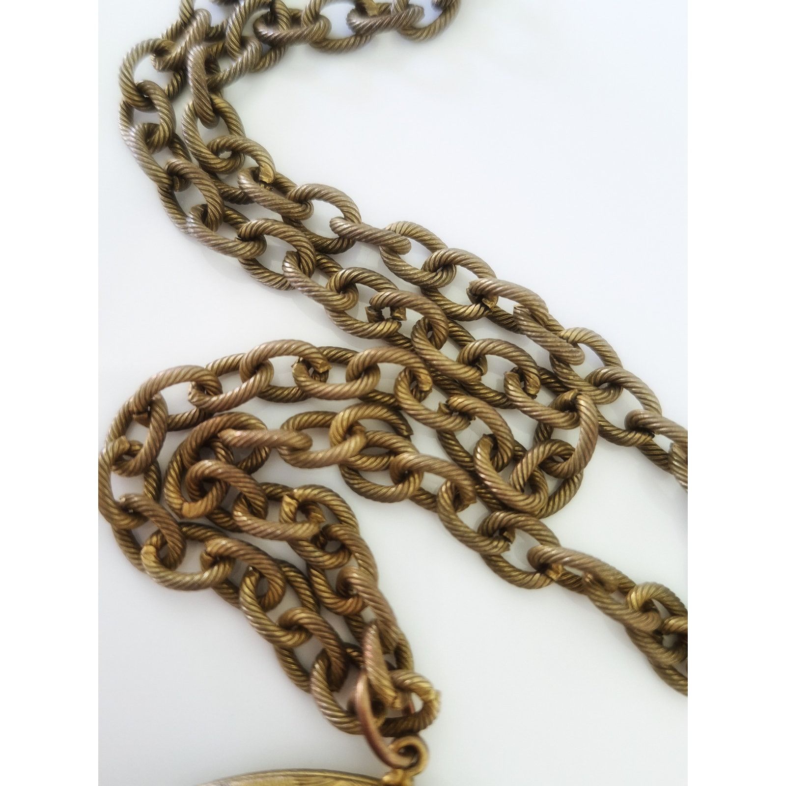 Other Vintage Large Round Ornate Locket Chain Necklace Size ONE SIZE - 6 Thumbnail
