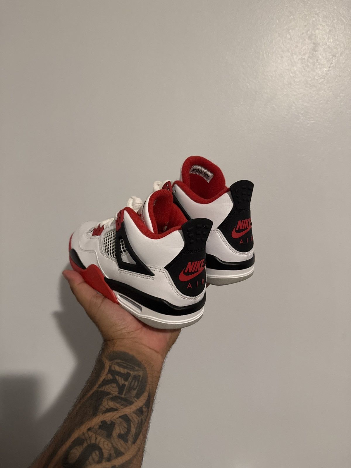 Jordan Brand Fire Red 4s Boys Size 5y/ Women's 6.5 Size US 6.5 / IT 36.5 - 2 Thumbnail