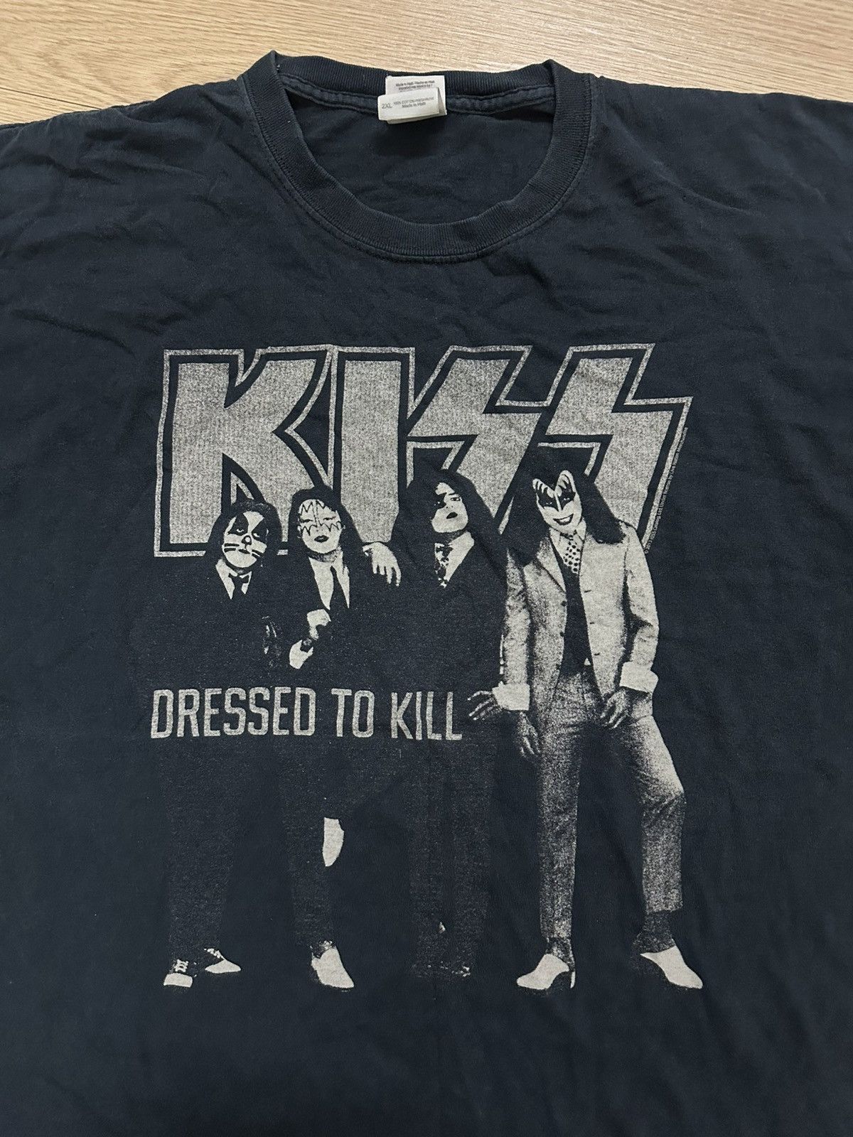 Band Tees × Vintage Rare And Beautiful Vintage Kiss Dressed To Kill Band Tee Size US XXL / EU 58 / 5 - 3 Thumbnail