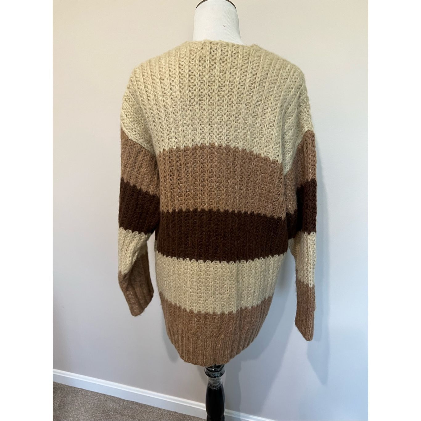 Zara Zara sweater v-neck oversized size M Size M / US 6-8 / IT 42-44 - 3 Thumbnail