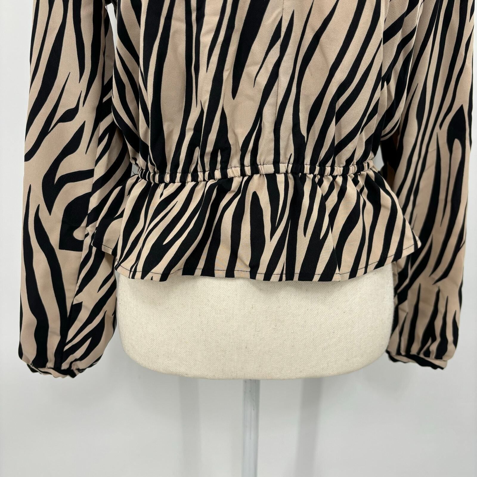 Other Sanctuary Zebra Print Peplum Top Women's XS V Neck Blouse Y2 Size XS / US 0-2 / IT 36-38 - 4 Thumbnail