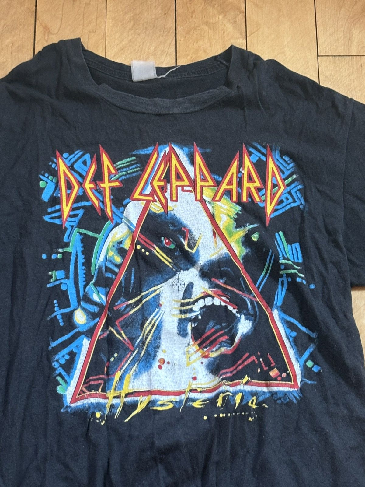 Vintage Vintage Def Lepard Band tee (nearly 40 years old) Size US M / EU 48-50 / 2 - 2 Thumbnail