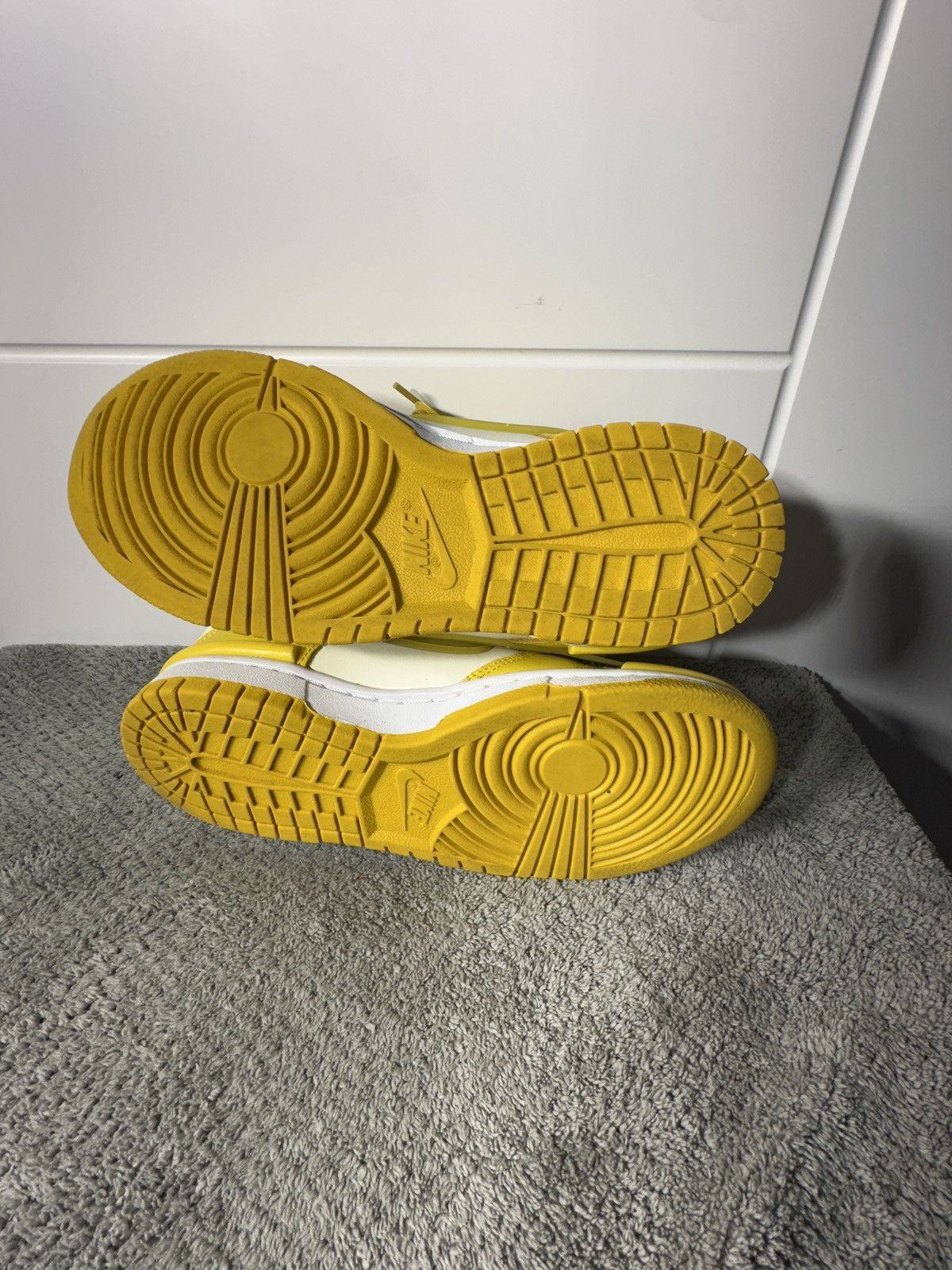 Nike Nike Dunk Low Twist Vivid Sulfur Size US 6 / IT 36 - 6 Thumbnail