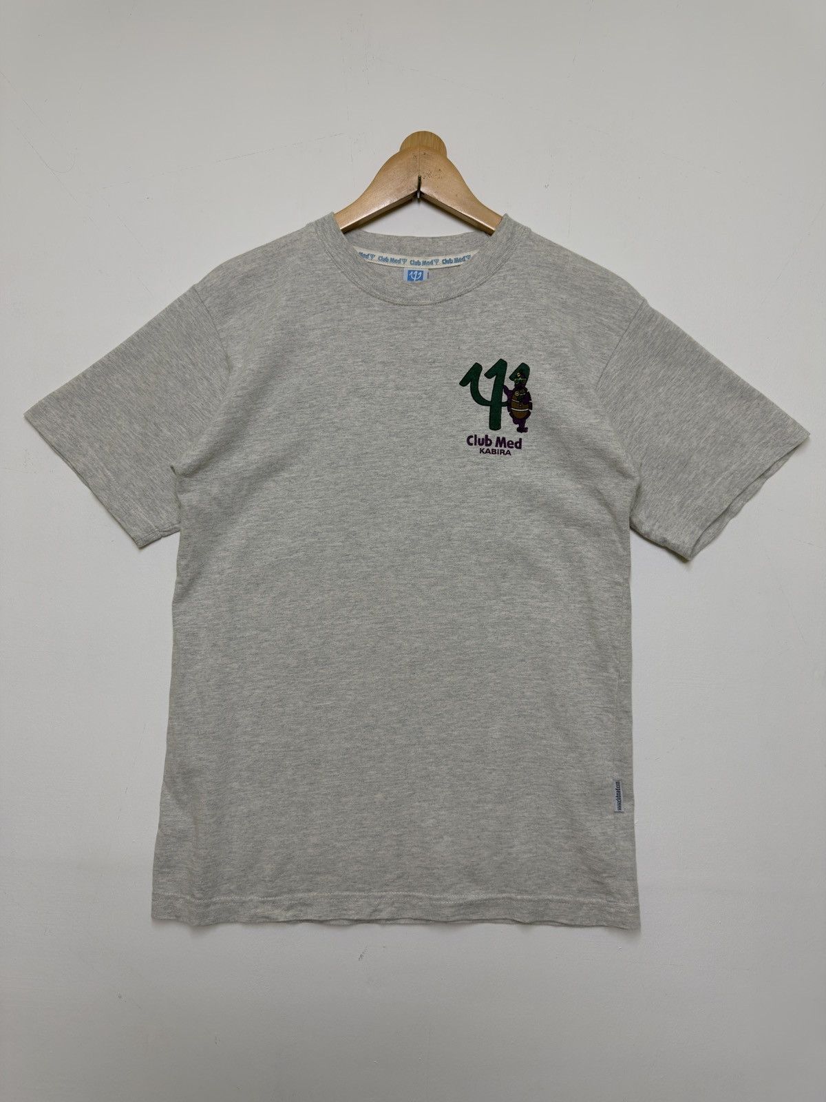 Vintage Vintage Club Med Kabira Resort Back Graphic Tee Size US XS / EU 42 / 0 - 2 Thumbnail