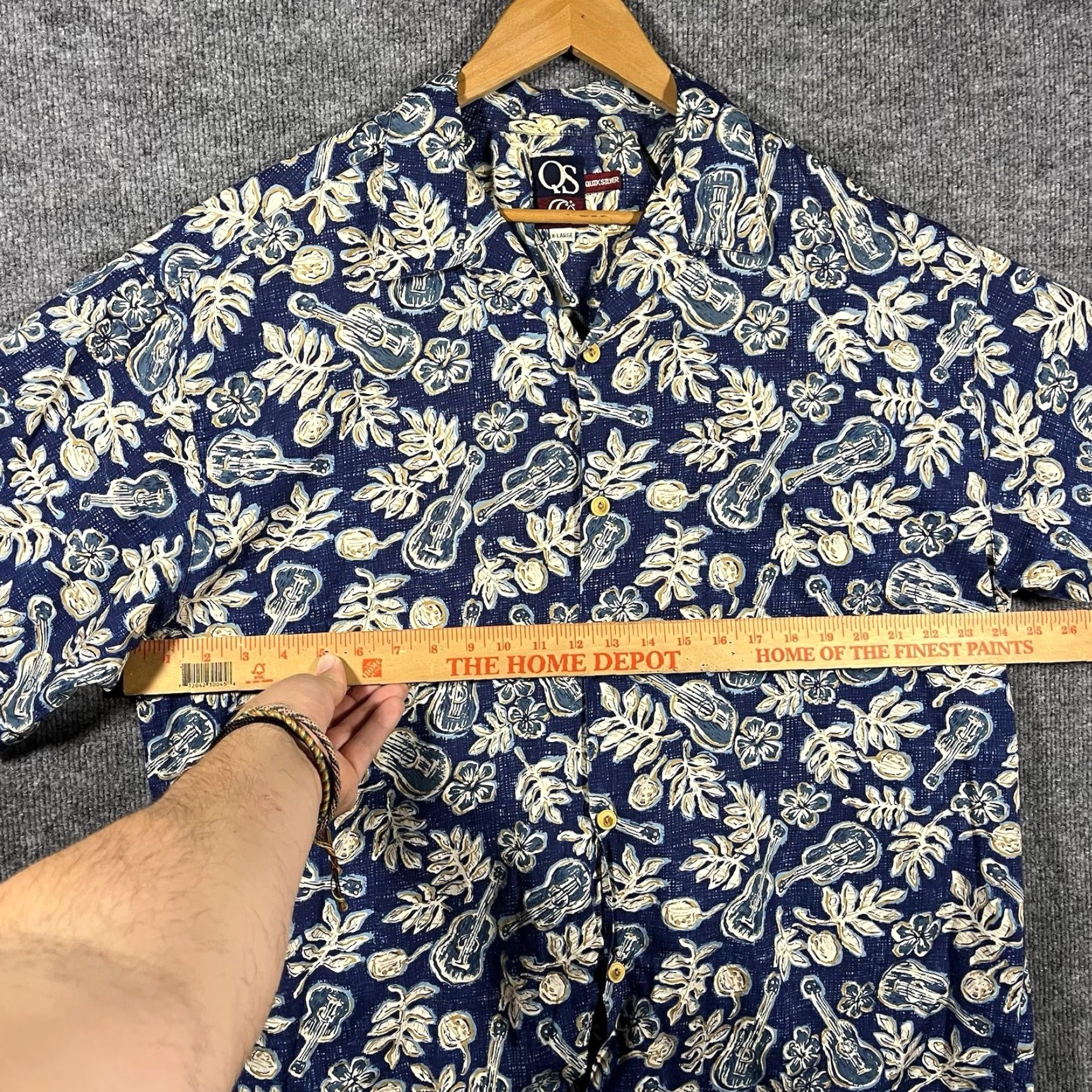 Quiksilver VINTAGE Quiksilver Shirt Mens XL Blue Hawaiian Camp Ukulele Surf Floral Camp Vintage Graphic Print Short Sleeve Button-Up Collared Spread Mens Size US XL / EU 56 / 4 - 6 Thumbnail
