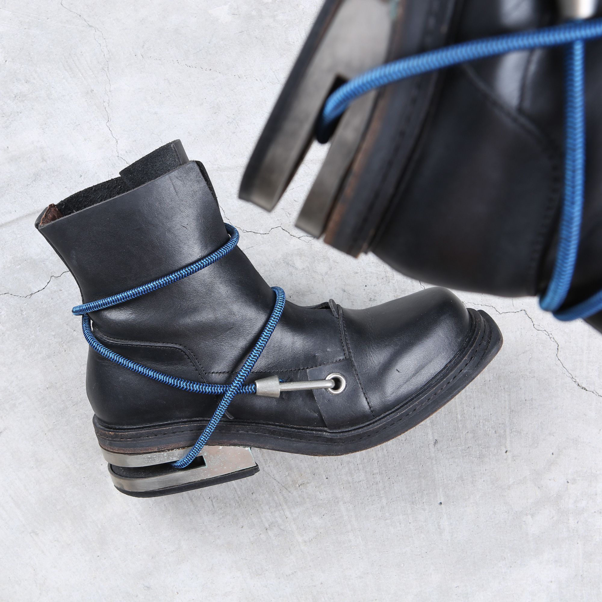Dirk Bikkembergs Dirk Bikkembergs Black Bungee Boots 1996 Steel Cut Heel Size US 11 / EU 44 - 2 Thumbnail