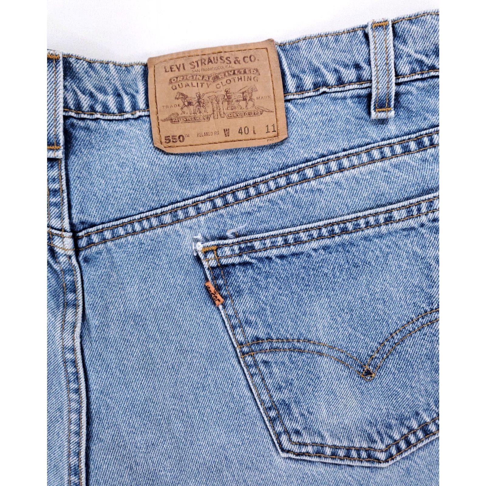 Levi's VINTAGE Levi's 550 Jean Shorts Jorts 10.5" Inseam Made USA Mens 40 (38 Actual) Blue Mens Jeans Shorts 90s VTG Size US 38 / EU 54 - 4 Thumbnail