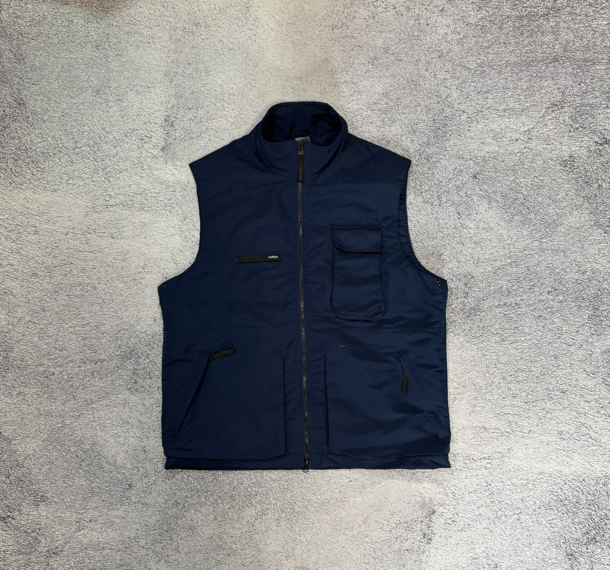 Nike Nike Vintage Puffer Vest Men’s Blue Size M Jacket 90s Style Size US M / EU 48-50 / 2 - 1 Thumbnail