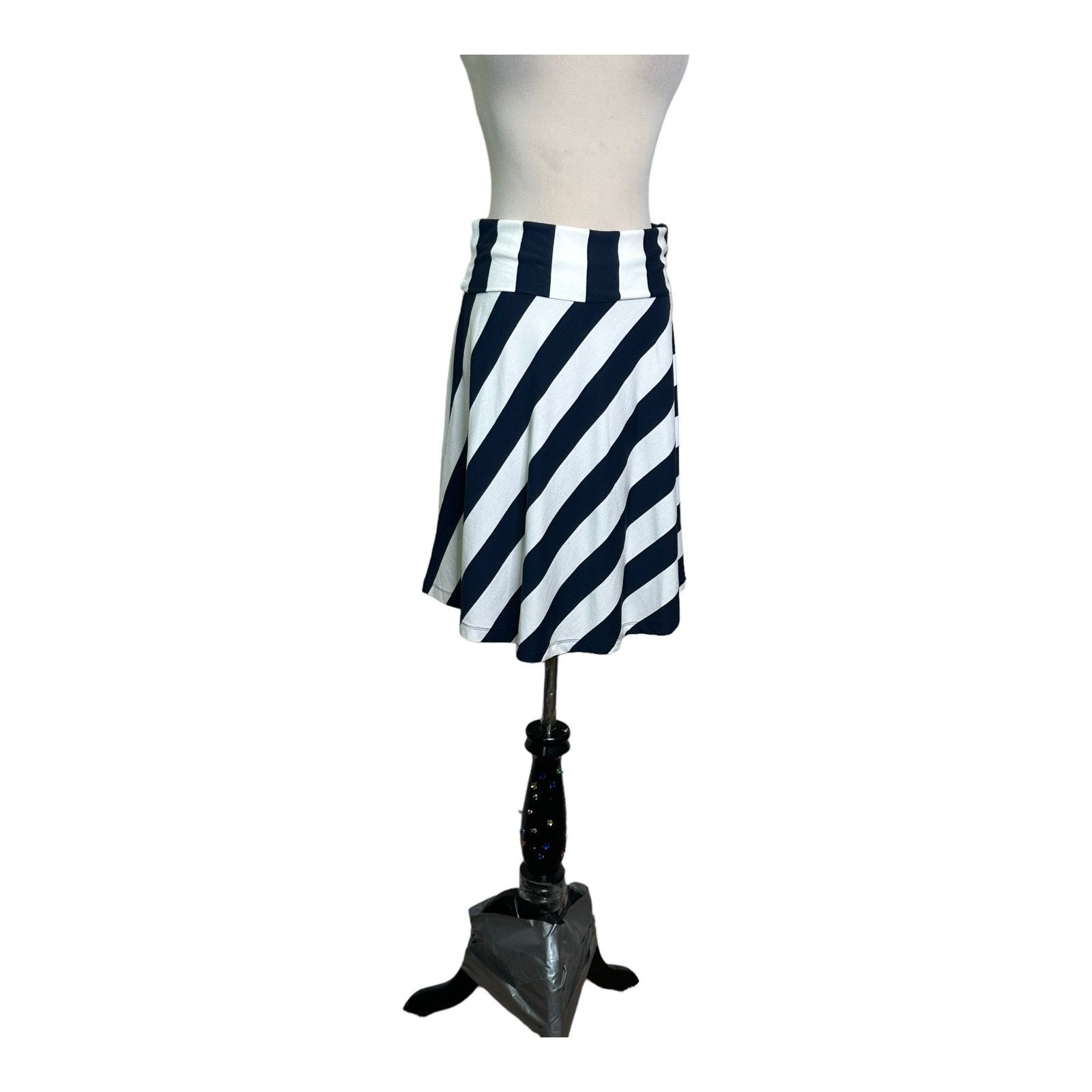 Gap Gap striped pull on nautical mini skirt size XS Size 28" / US 6 / IT 42 - 7 Thumbnail