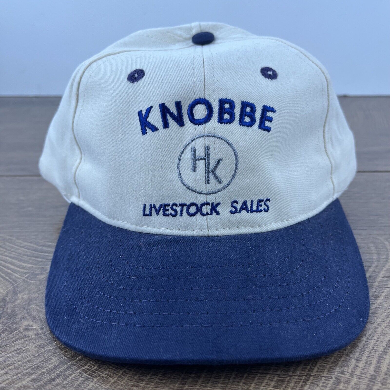 Other Knobbe Livestock Sales Hat HK White Cap Hat Adjustable Hat W Size ONE SIZE - 2 Thumbnail