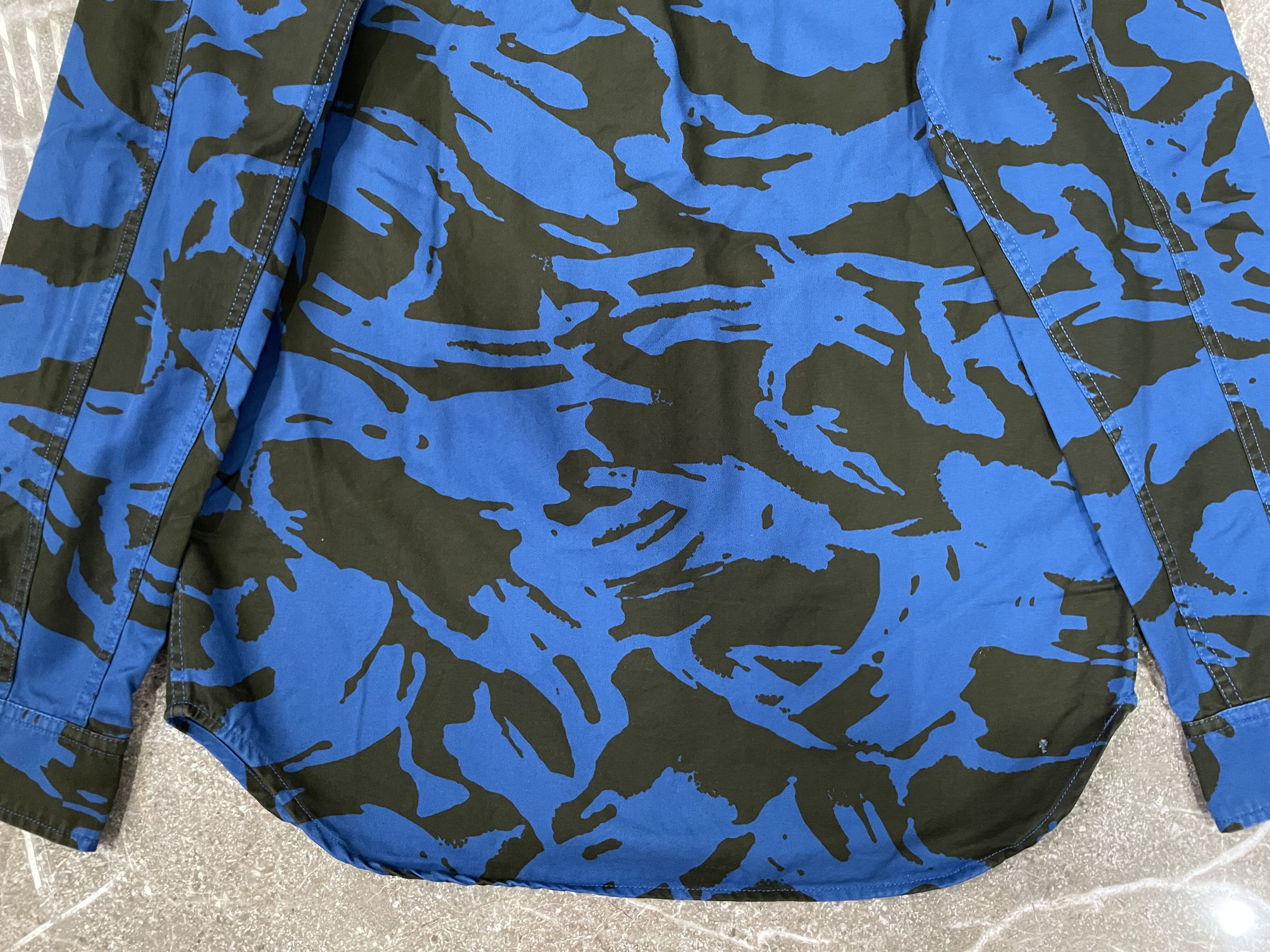 Marc by Marc Jacobs Marc By Marc Jacobs Camo Button Up Size US M / EU 48-50 / 2 - 9 Thumbnail