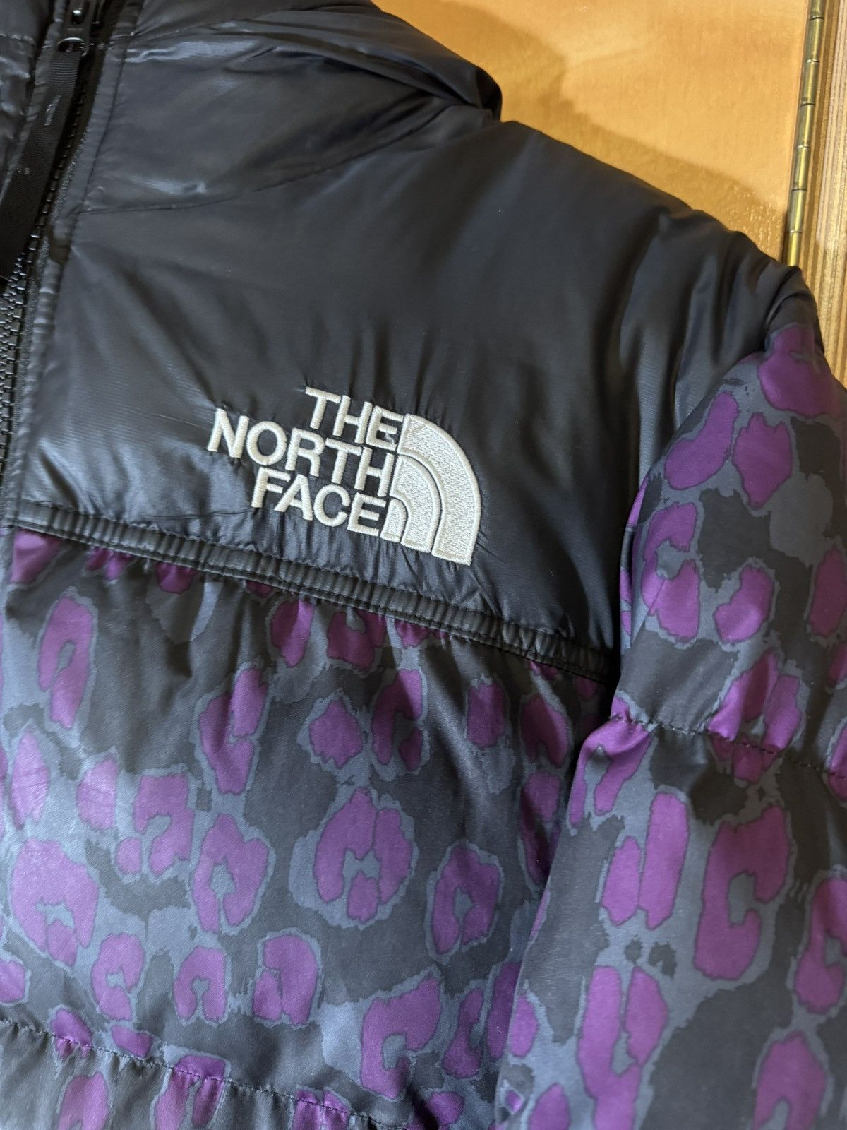 The North Face The North Face Women's 700 Jacket Purple Leopard Print Size S / US 4 / IT 40 - 3 Thumbnail