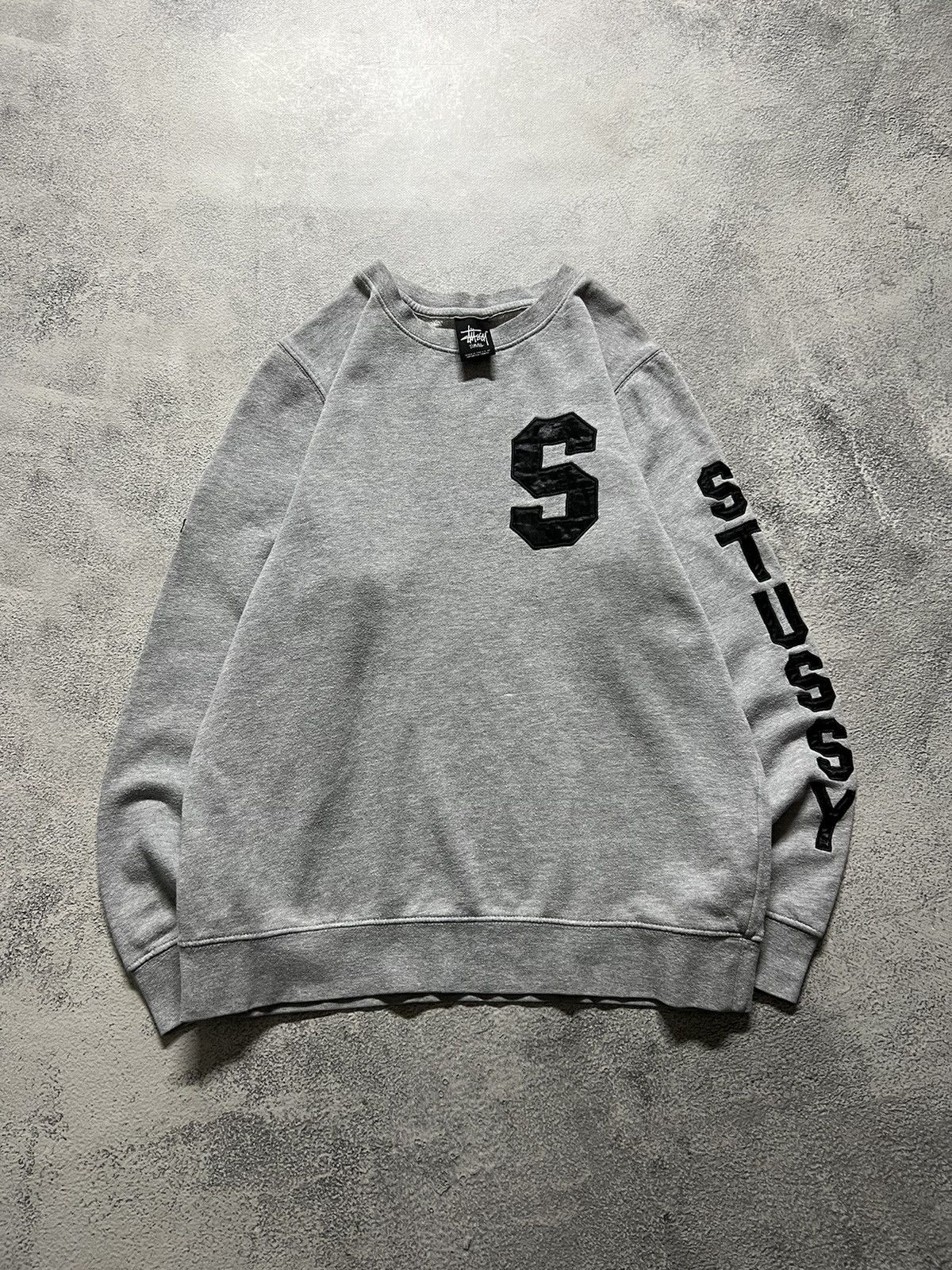 Stussy Vintage Y2k Stussy 🩶 Big Logo Sweatshirt 00’s Size US S / EU 44-46 / 1 - 5 Thumbnail