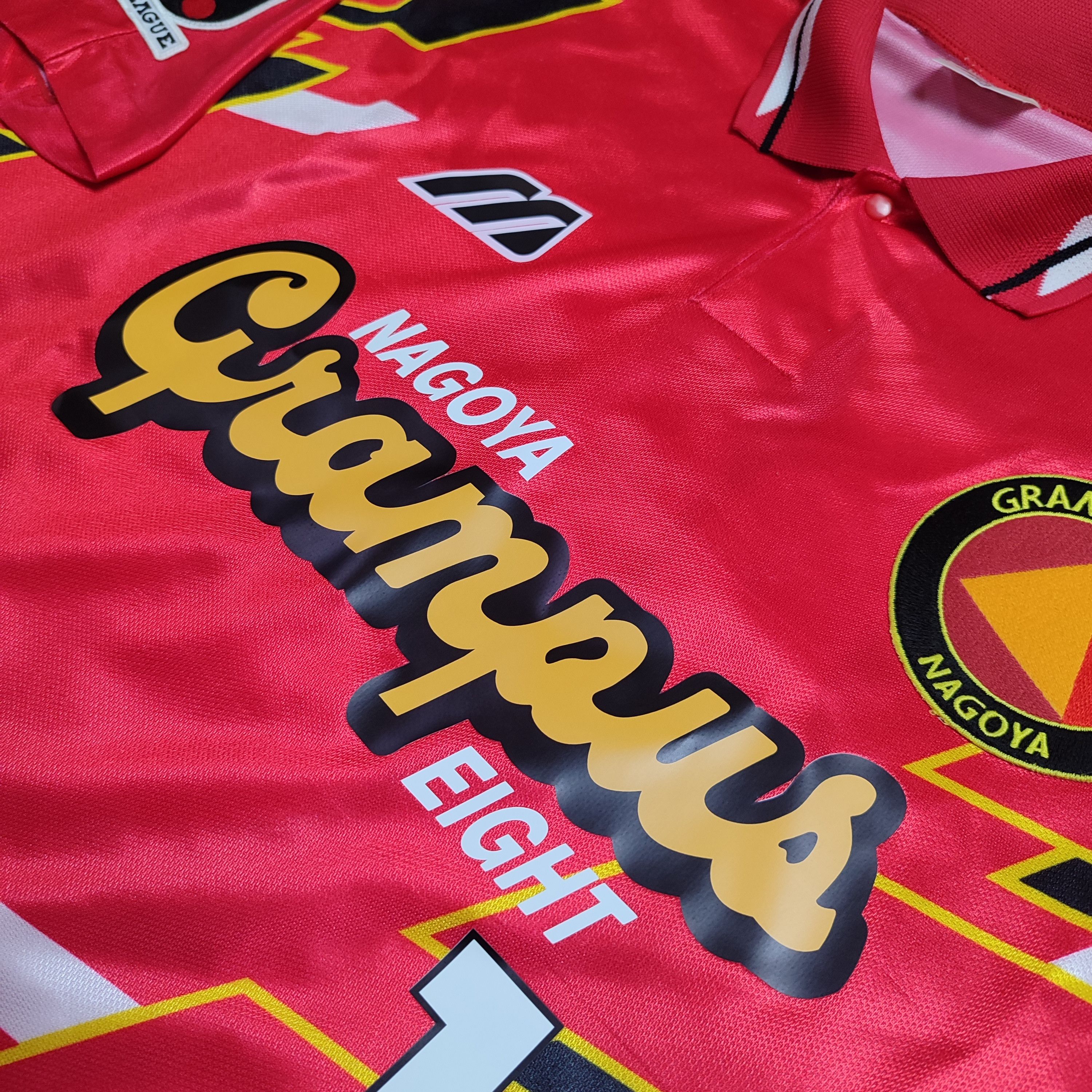 Mizuno Nagoya Grampus Home 1996 Gary Lineker #10 Soccer Jersey Size US L / EU 52-54 / 3 - 6 Thumbnail