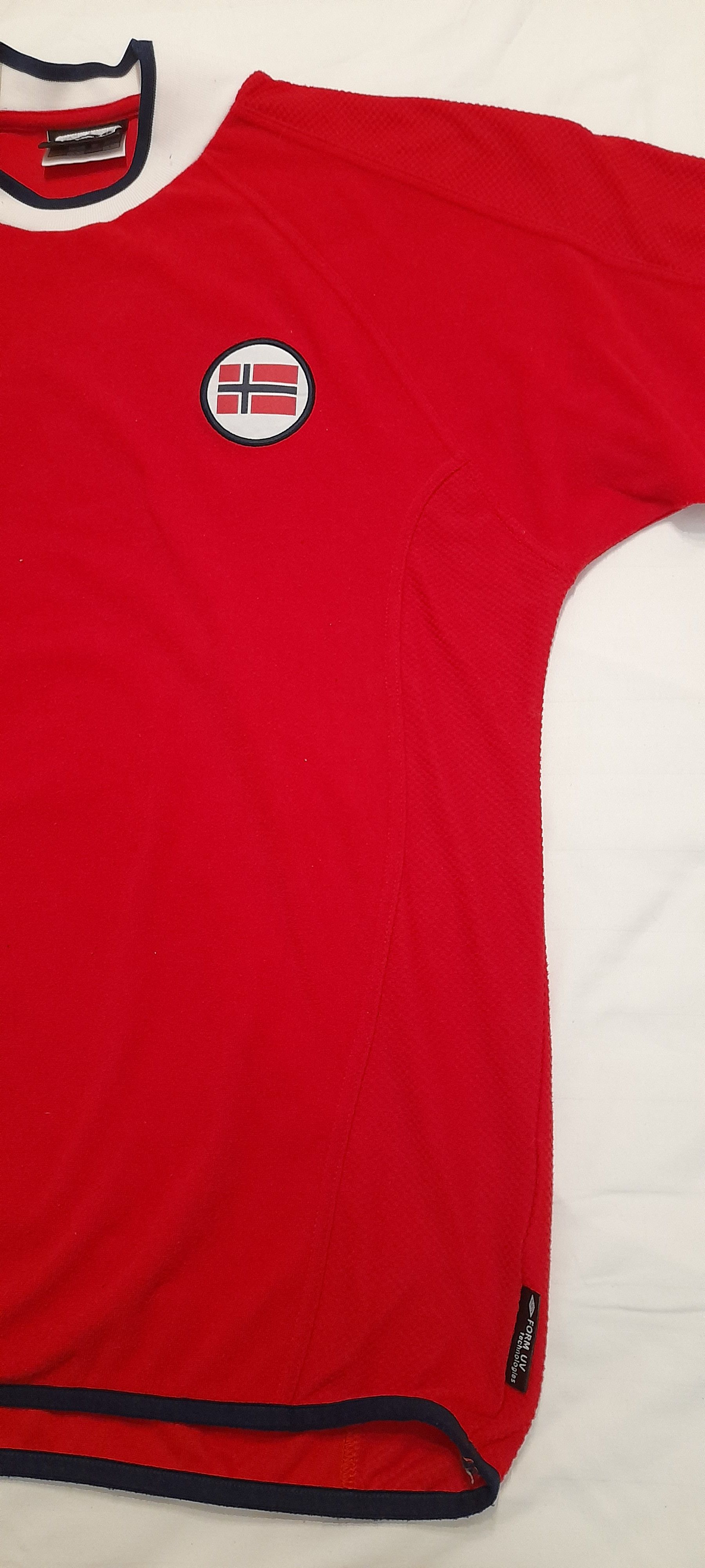 Umbro × Vintage Norway Home football shirt 2000-01 Umbro formUV Solskjær Size US L / EU 52-54 / 3 - 2 Thumbnail