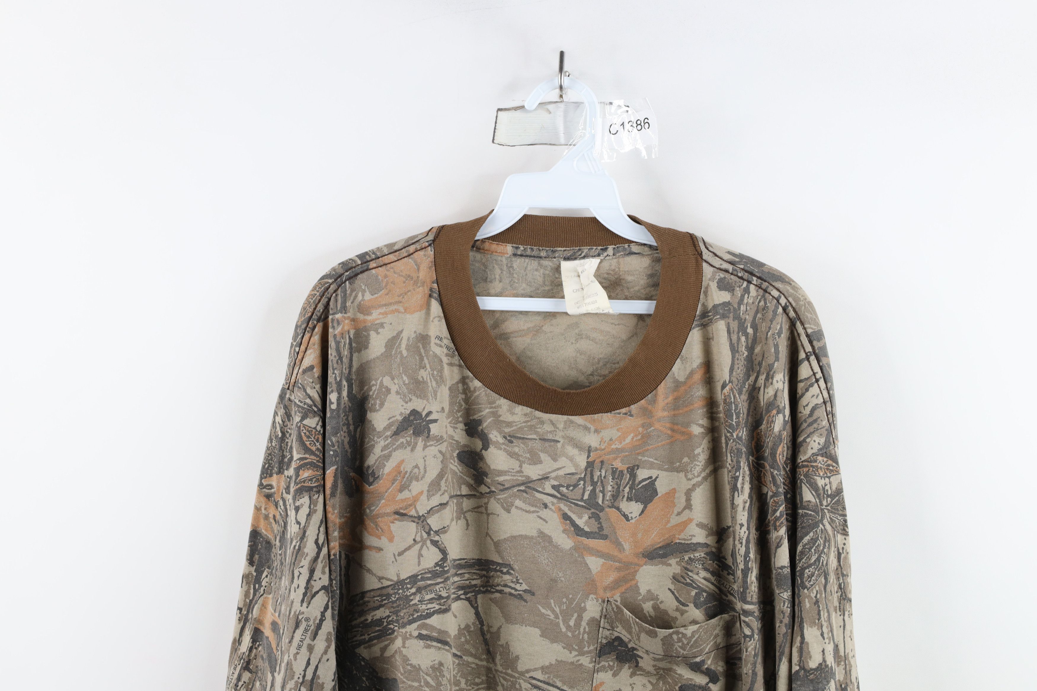Vintage Vintage 90s Streetwear Camouflage Pocket T-Shirt USA Size US XXL / EU 58 / 5 - 2 Thumbnail