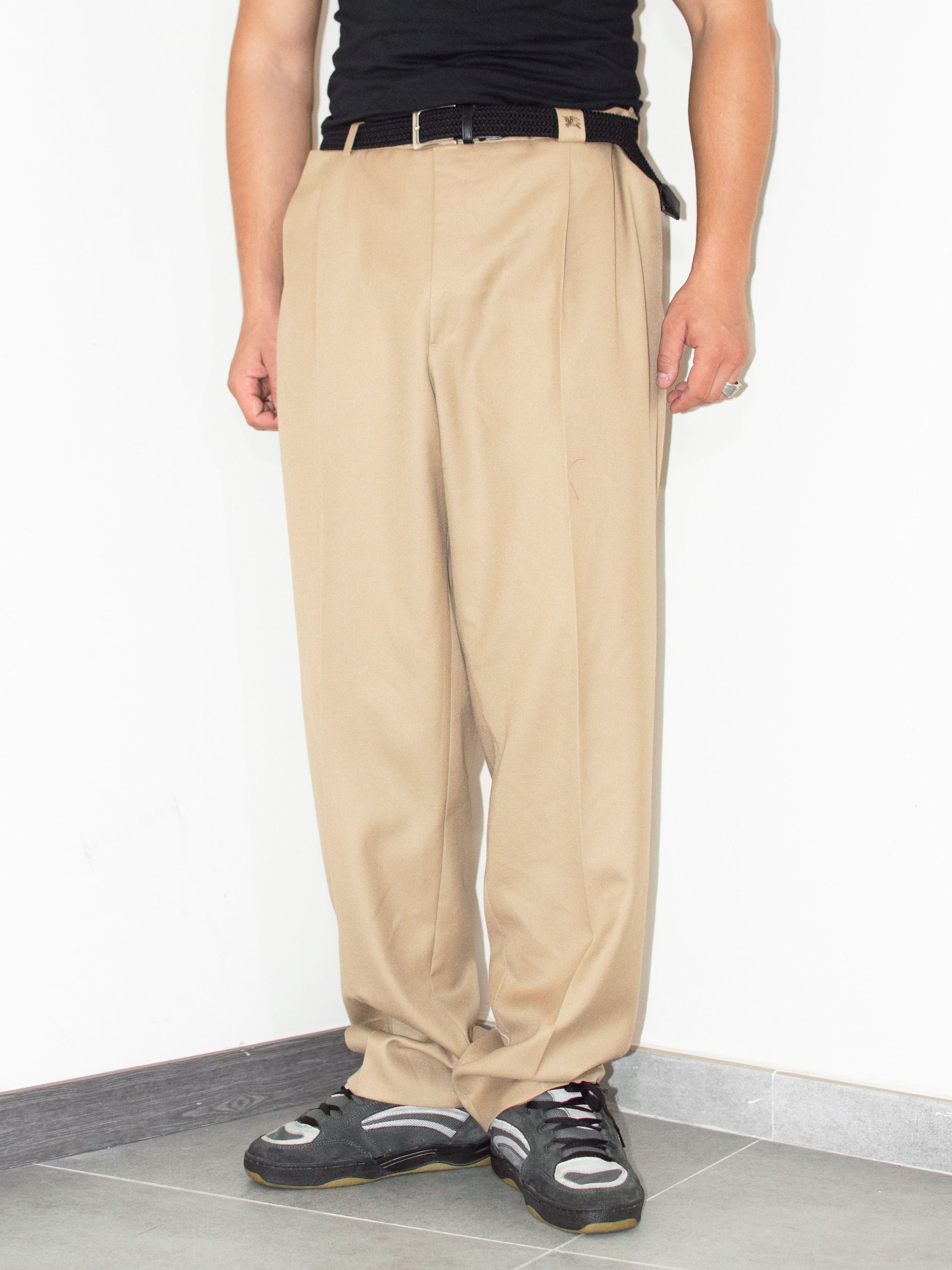 Burberry × Vintage 90s Burberry Beige pleated Relaxed Fit Chino Trousers Size US 40 / EU 56 - 2 Thumbnail
