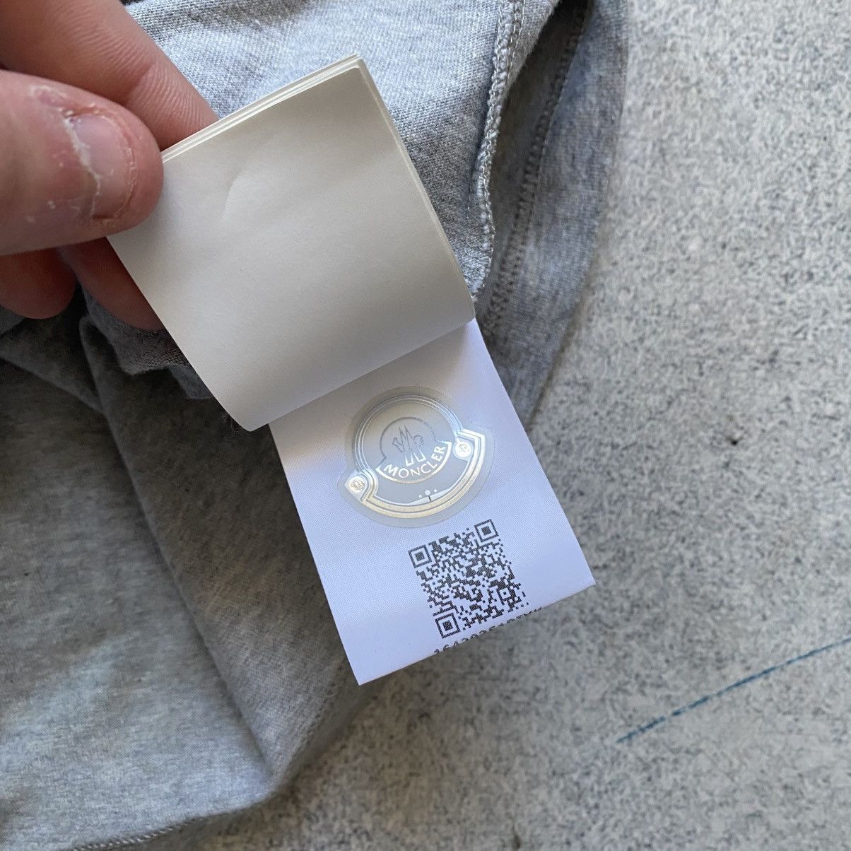 Moncler Moncler t shirt Size US S / EU 44-46 / 1 - 8 Thumbnail