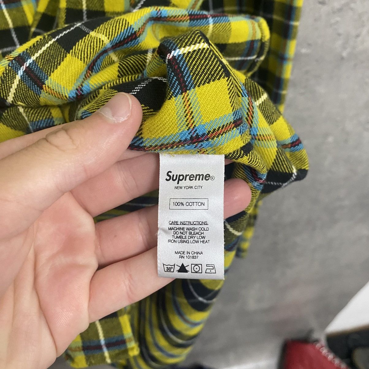 Supreme Supreme Shirt Size US M / EU 48-50 / 2 - 7 Thumbnail