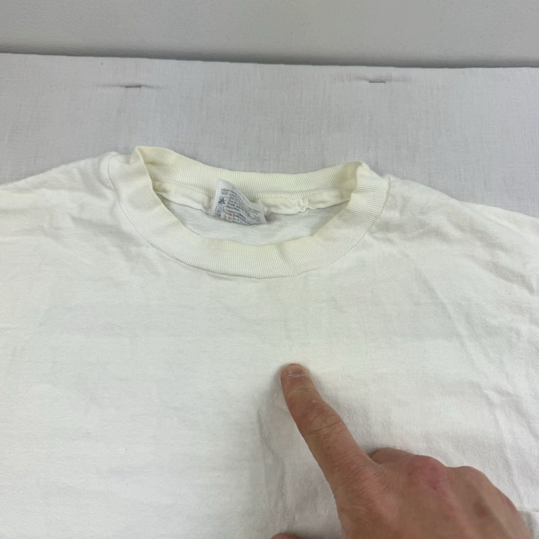 Hanes VINTAGE Bubba Products Promo Shirt Adult XL White Thrashed Charleston 90s Funny Size US XL / EU 56 / 4 - 7 Thumbnail
