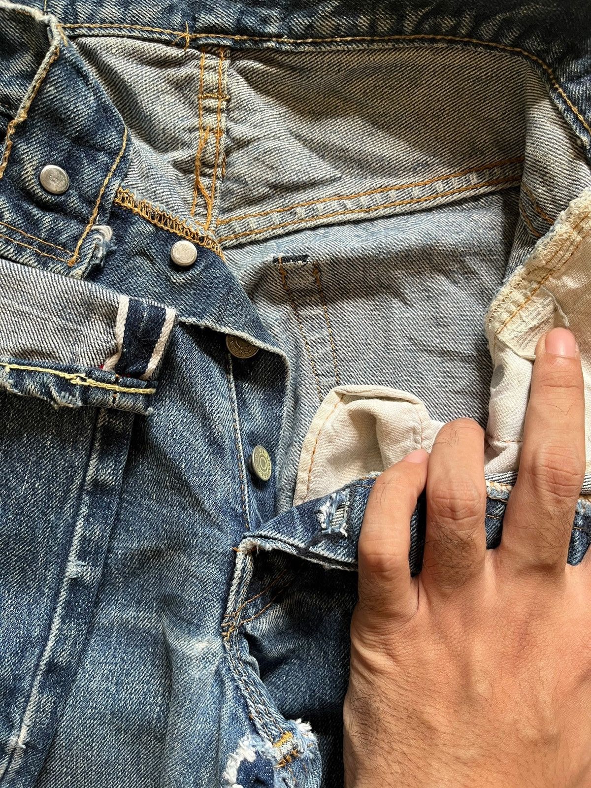 Levi's True Vintage 60s Levis 501 Selvedge Bartacks Jeans Button 6 Size US 28 / EU 44 - 12 Thumbnail