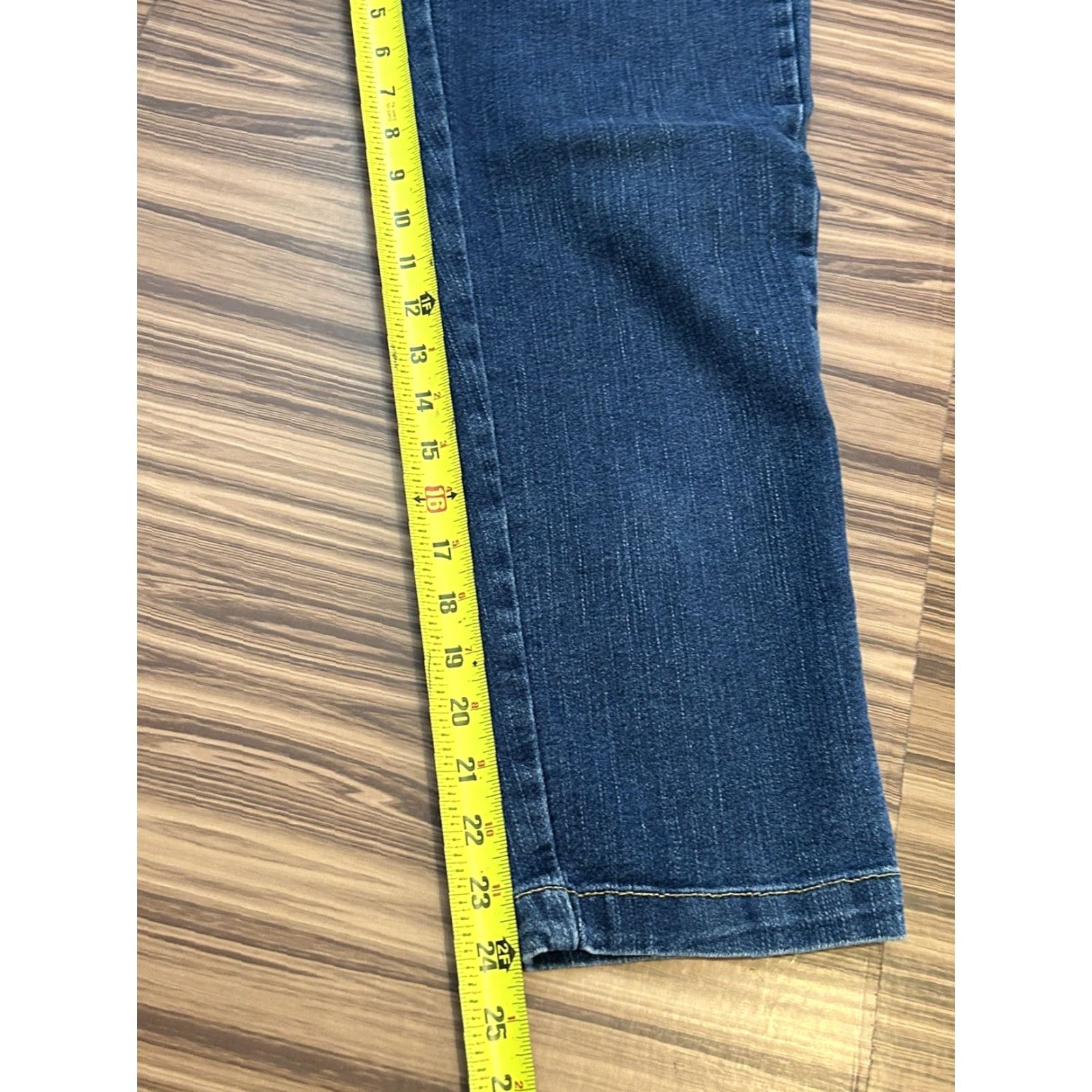 Levi's Levi's Jeans Womens Size 6 Slim Stretch Blue Logo Button Zip Mid Rise Classic Skinny Regular mis Blue Logo Button Zip Size 28" / US 6 / IT 42 - 3 Thumbnail