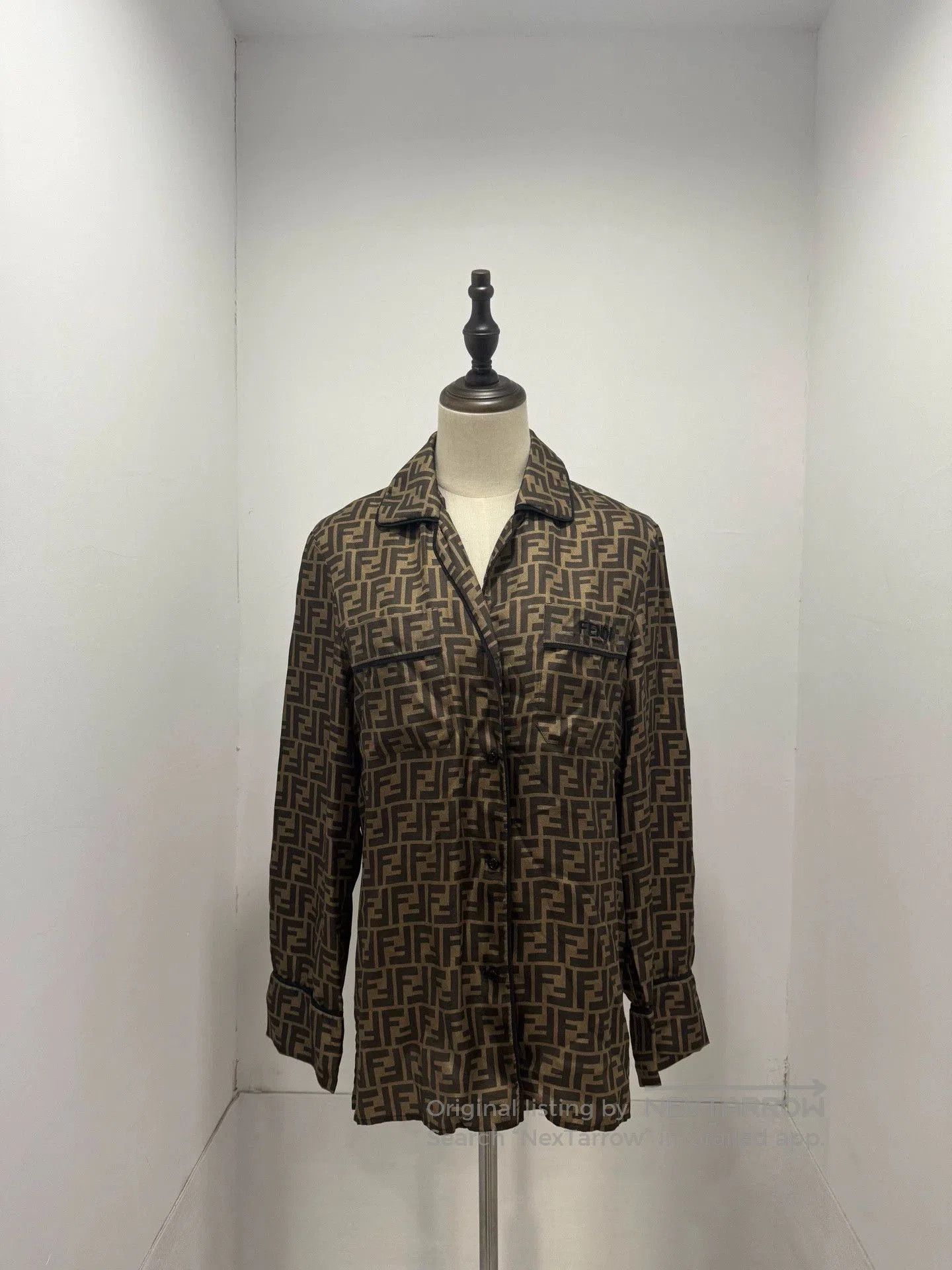 Fendi Fendi Monogram Silk Button-Up Shirt. Size US S / EU 44-46 / 1 - 1 Thumbnail