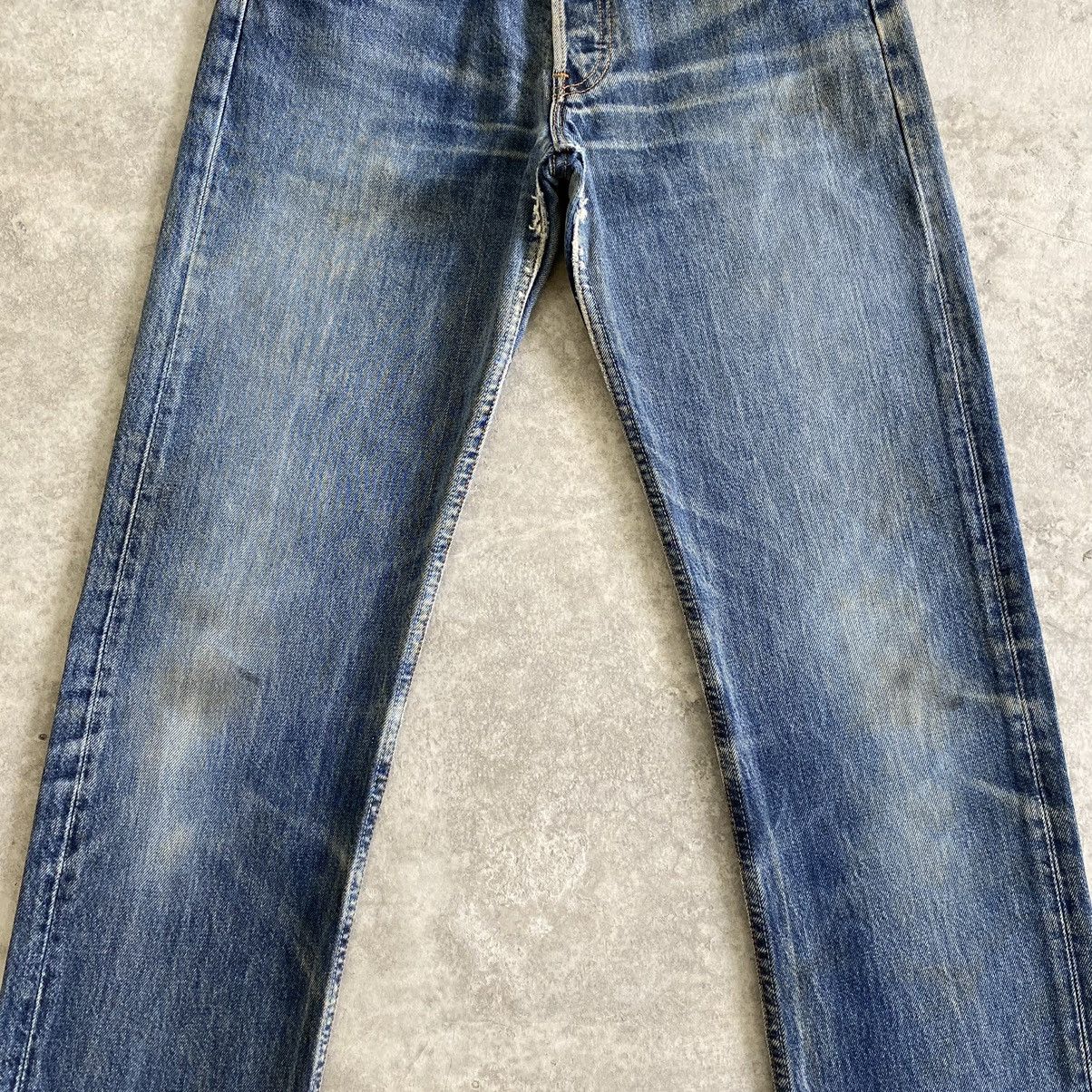 Levi's Vintage 90’s Levis 501 Faded Blue Dirty Denim Jeans Size US 29 - 8 Thumbnail