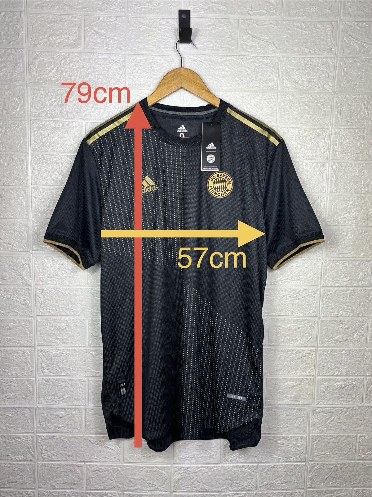 Adidas Bayern Munich 2021-2022 Away Player Issue Soccer Size 9 Size US L / EU 52-54 / 3 - 2 Thumbnail