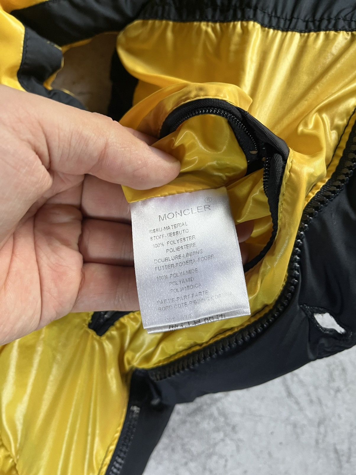 Moncler 💂🏻‍♀️moncler puffer vest🤩 Size US M / EU 48-50 / 2 - 10 Thumbnail