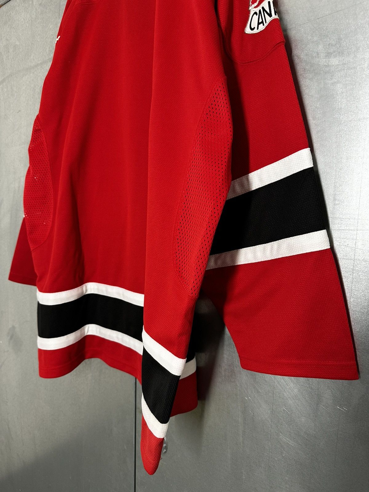 Nike Vintage Nike Canada Ice Hockey National Team NFL Jersey Size US XL / EU 56 / 4 - 13 Thumbnail