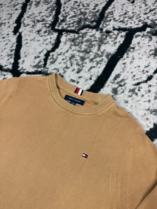 Tommy Hilfiger Tommy Hilfiger beige logo sweater XS Size US XS / EU 42 / 0 - 3 Thumbnail