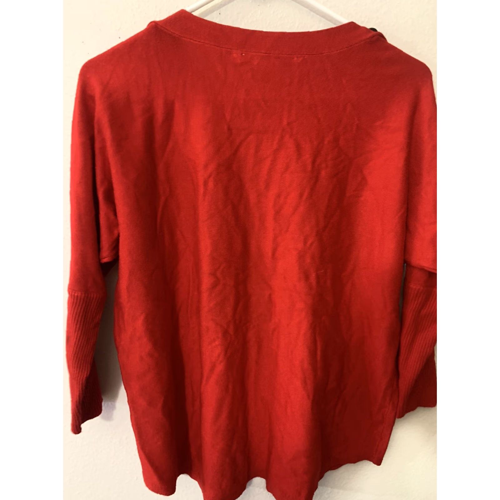 Vintage Max Studio Sweater Women's M Red Long Sleeve Button Pullover Rayon, Polyester, Shirt? Size M / US 6-8 / IT 42-44 - 4 Thumbnail