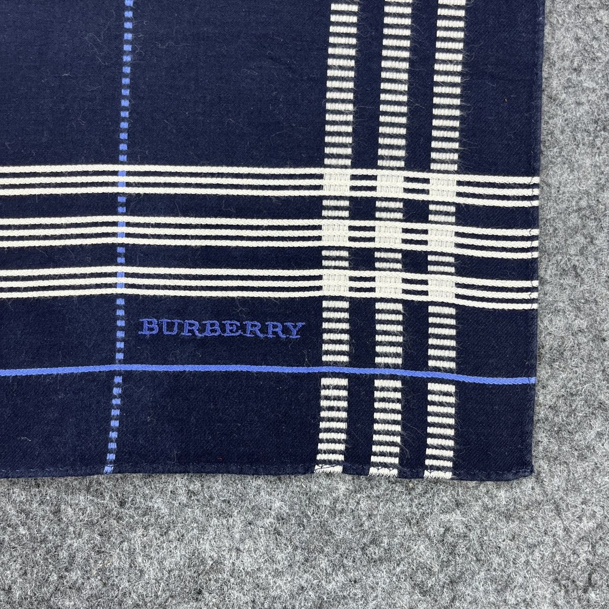Burberry Burberry Handkerchief / Bandana / Neckerchief B1050 Size ONE SIZE - 2 Thumbnail