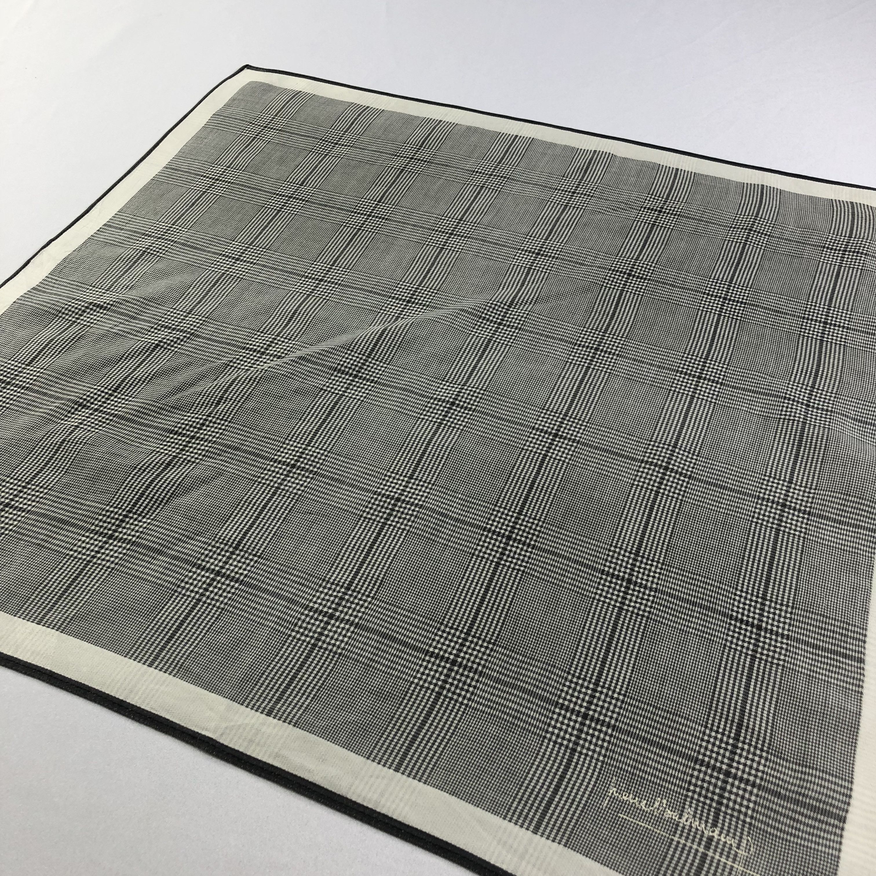 Pierre Balmain × Vintage Pierre Balmain Handkerchief Neckerchief Bandana H2177 Size ONE SIZE - 3 Thumbnail