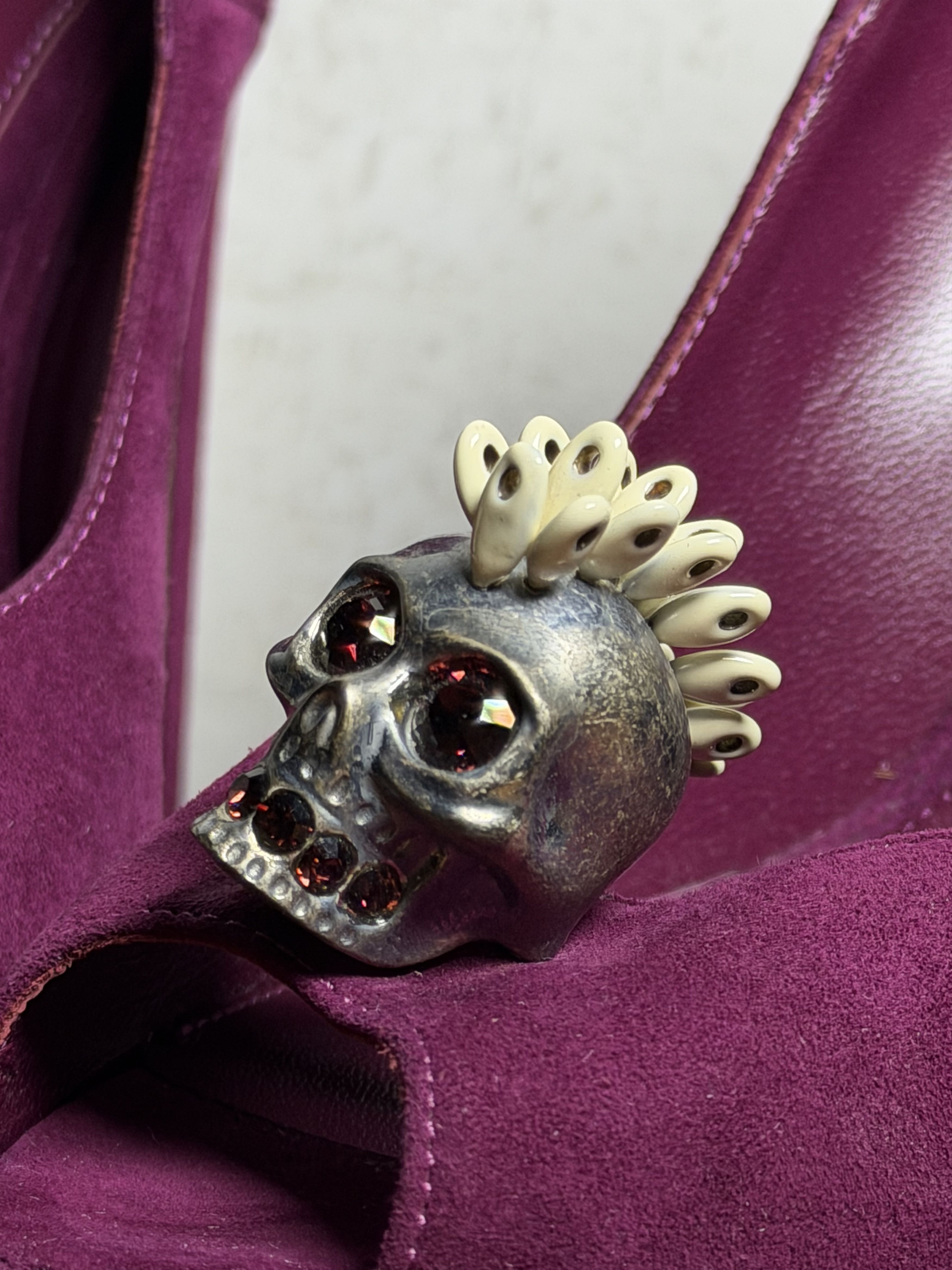Alexander McQueen Alexander McQueen Purple Suede Embellished Skull Pumps Size US 10 / IT 40 - 6 Thumbnail