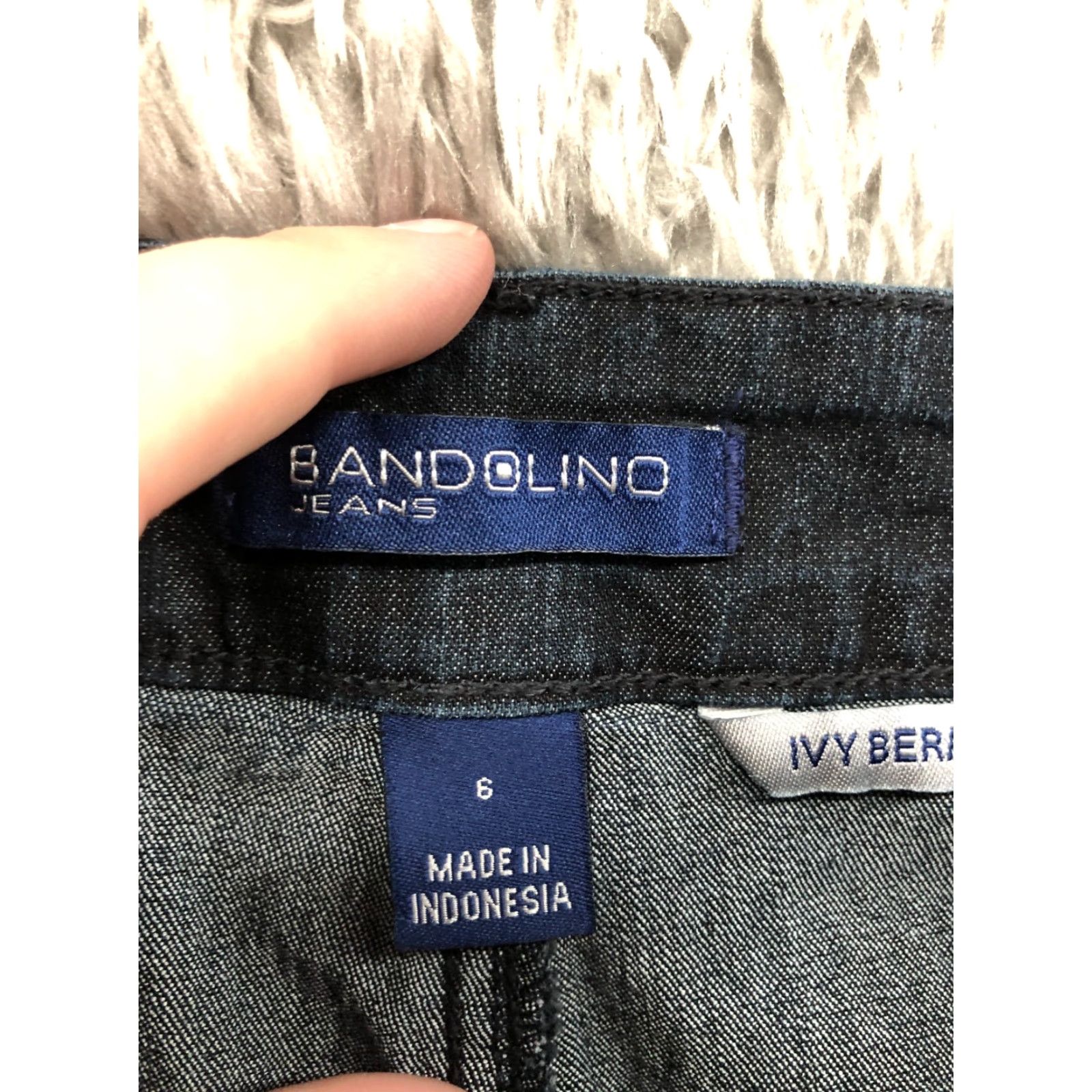 Vintage Bandolino Bermuda Shorts Womens Size 6 Mid Rise Dark Wash Blue Denim Jean Size 28" / US 6 / IT 42 - 7 Thumbnail