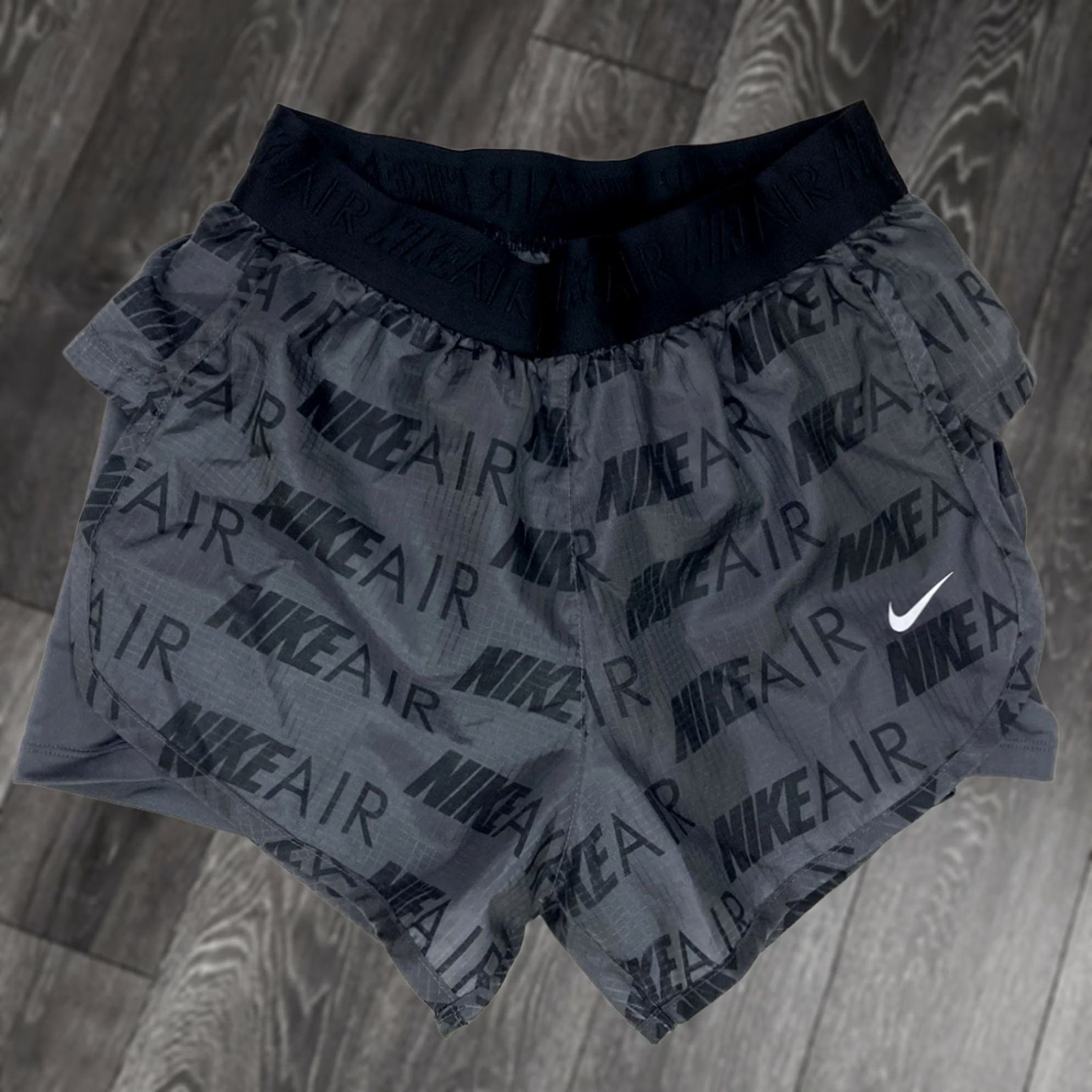 Nike Nike Air 2-in-1 Running Shorts Women XS Gray Black CT7366 021 Size 26" / US 2 / IT 38 - 1 Thumbnail