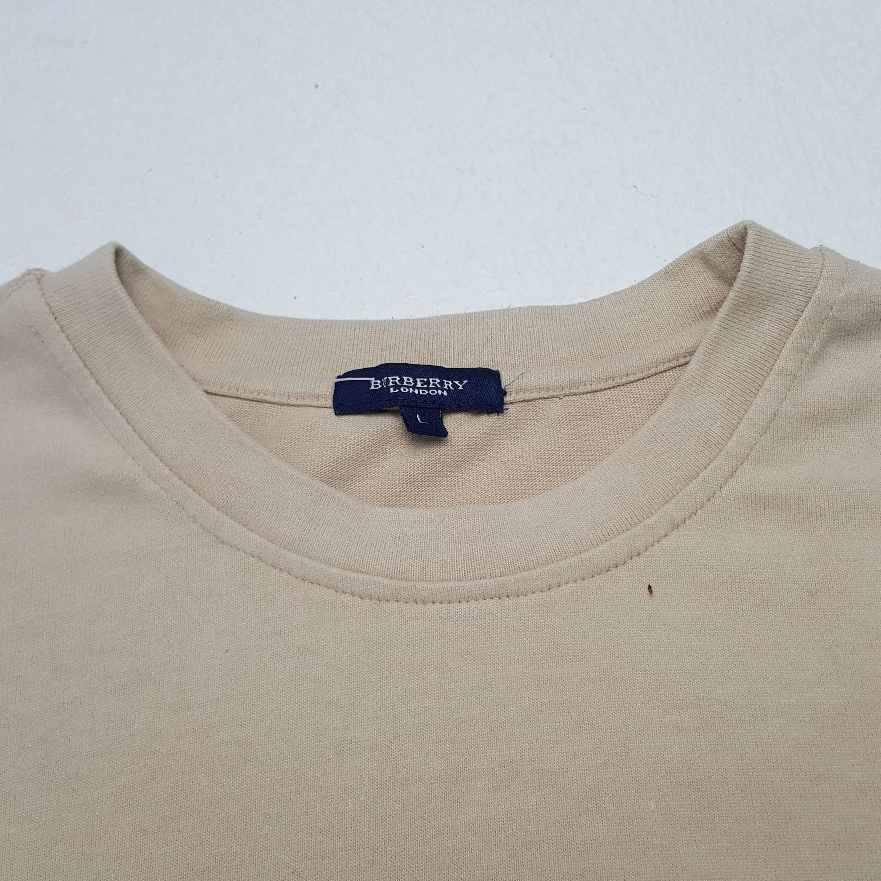 Burberry × Japanese Brand × Vintage Vintage Burberry London Nova Check Tshirt Size US M / EU 48-50 / 2 - 4 Thumbnail