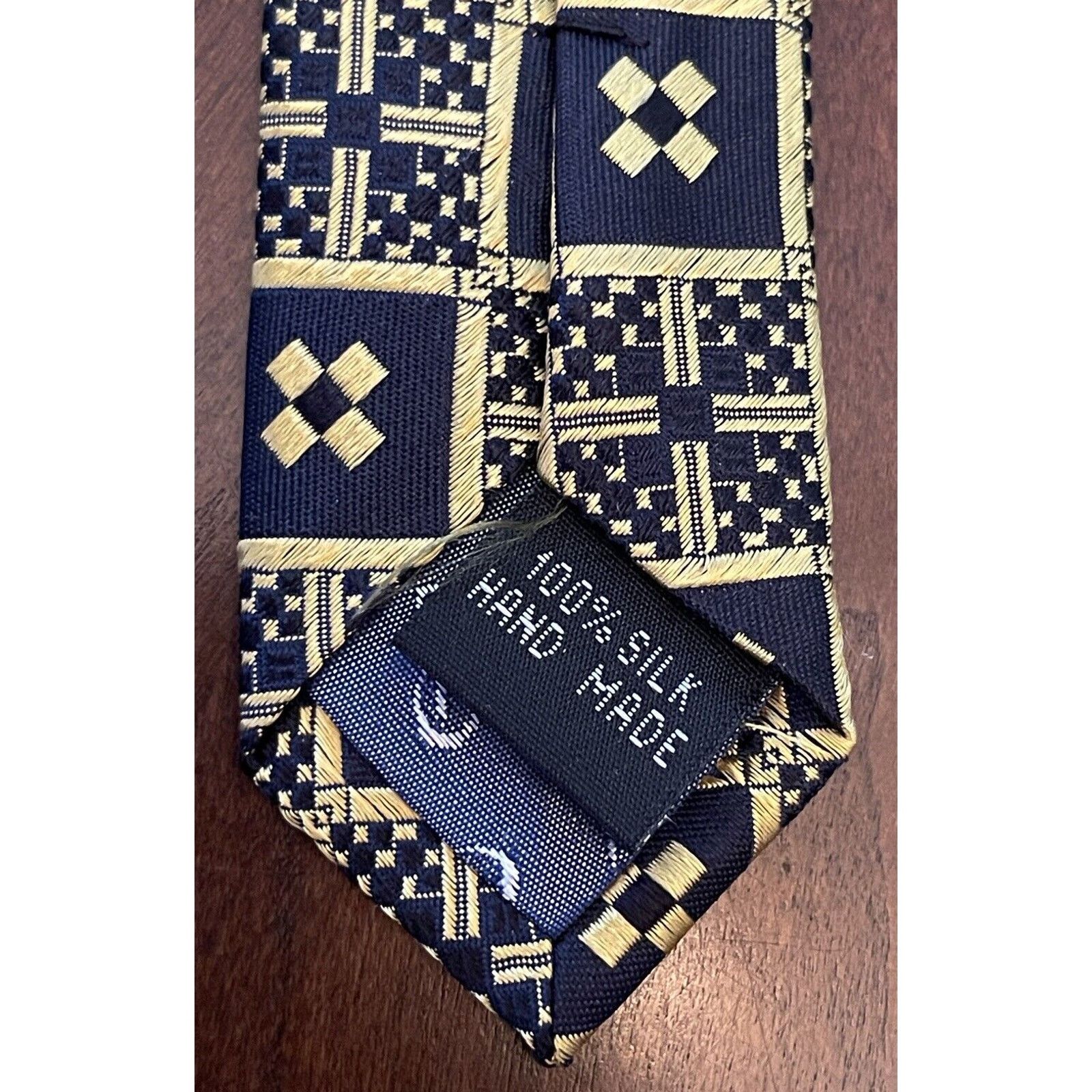Other Belisi Gold 100% Silk Men’s Neck Tie Made In China Size ONE SIZE - 7 Thumbnail
