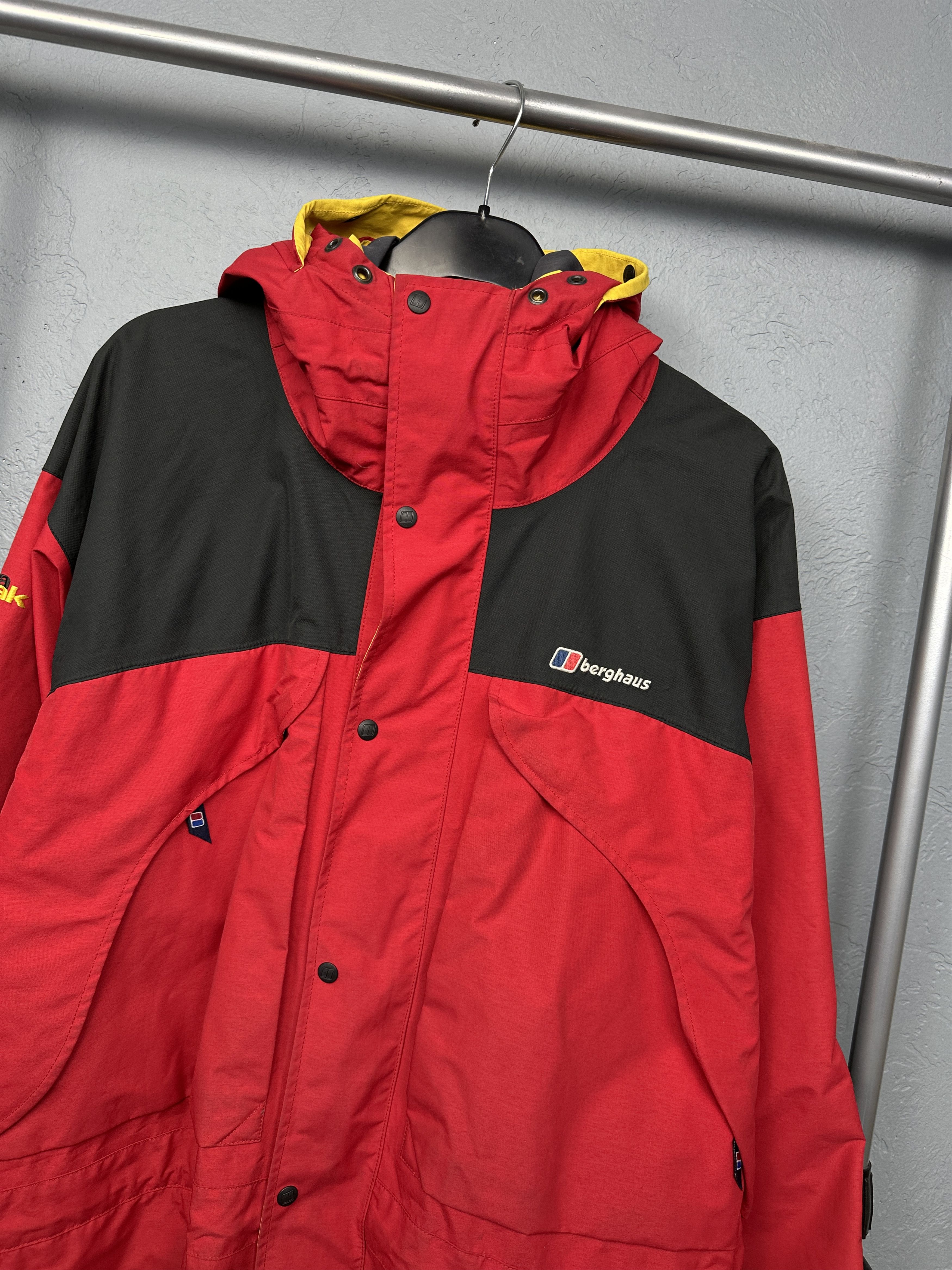 Berghaus Berghaus Mera Peak Vintage Mens Windbreaker Jacket Size US XL / EU 56 / 4 - 2 Thumbnail