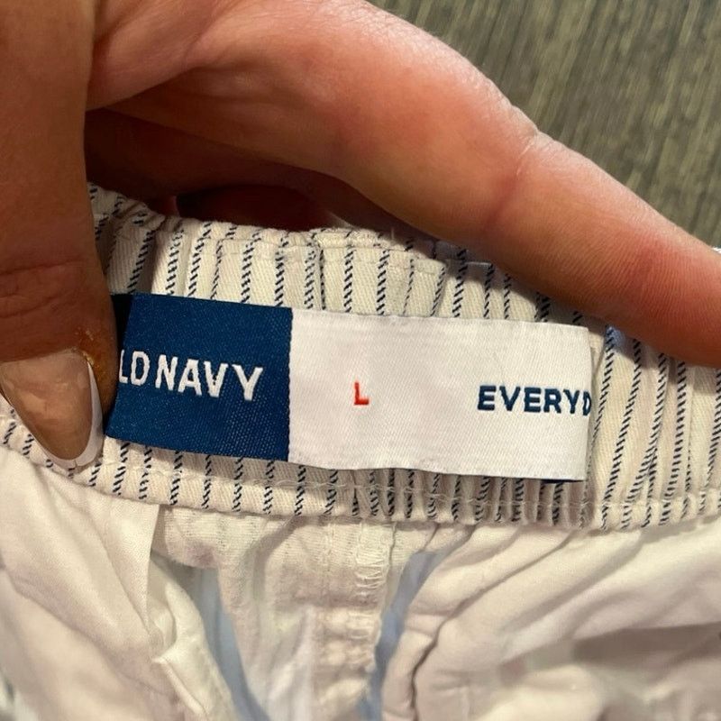 Old Navy Old Navy Everyday Shorts High Rise Stripe Blue White Size L Size 29" - 6 Thumbnail