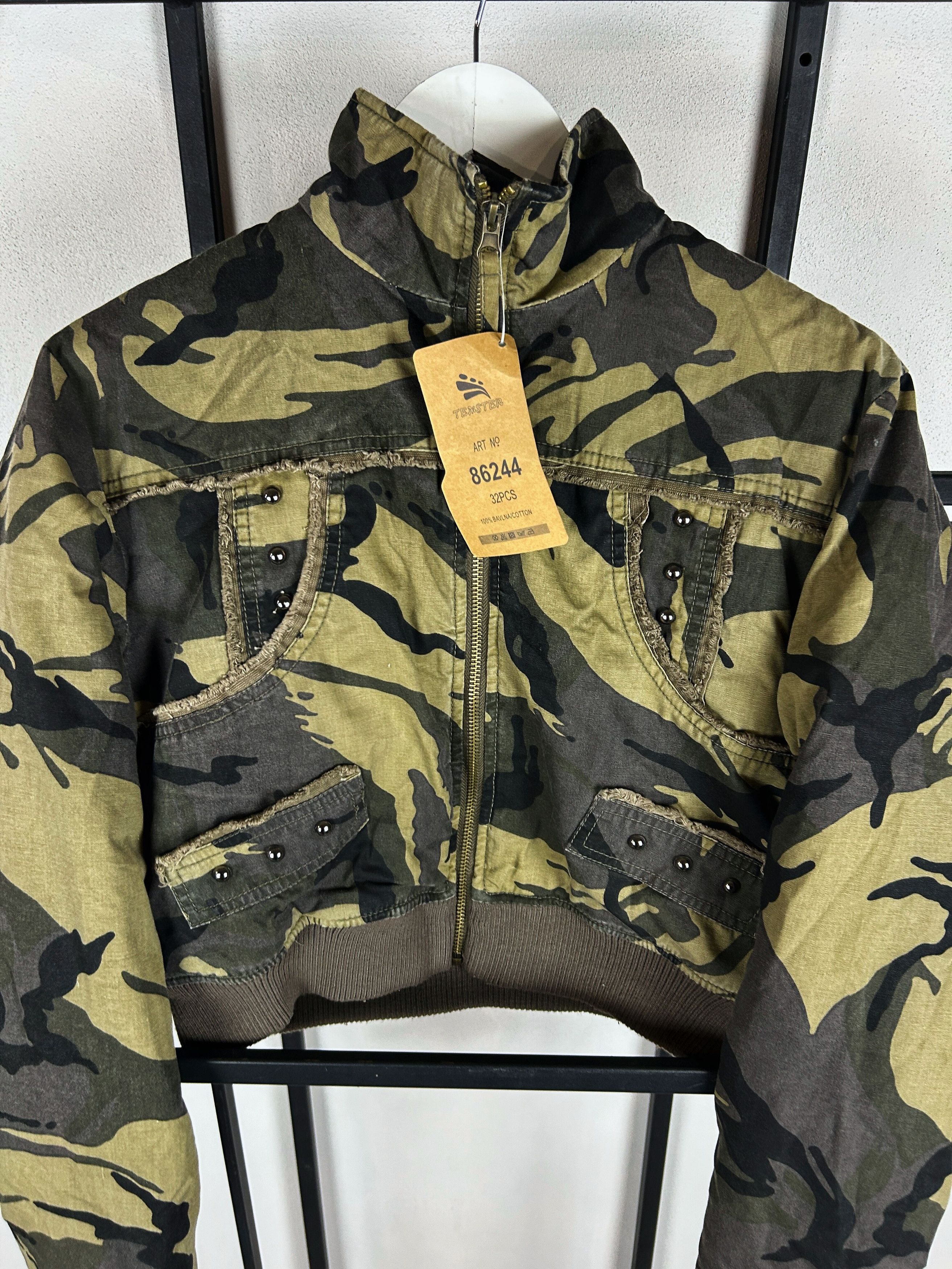 Japanese Brand Vintage Cropped Camo Jacket Y2K Military Streetwear Size US S / EU 44-46 / 1 - 6 Thumbnail