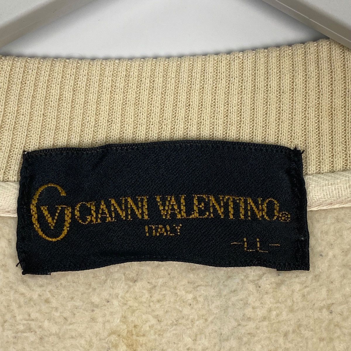 Other Vintage Gianni ValentinoEmbroidered Sweatshirt Beige Size LL Size US L / EU 52-54 / 3 - 7 Thumbnail