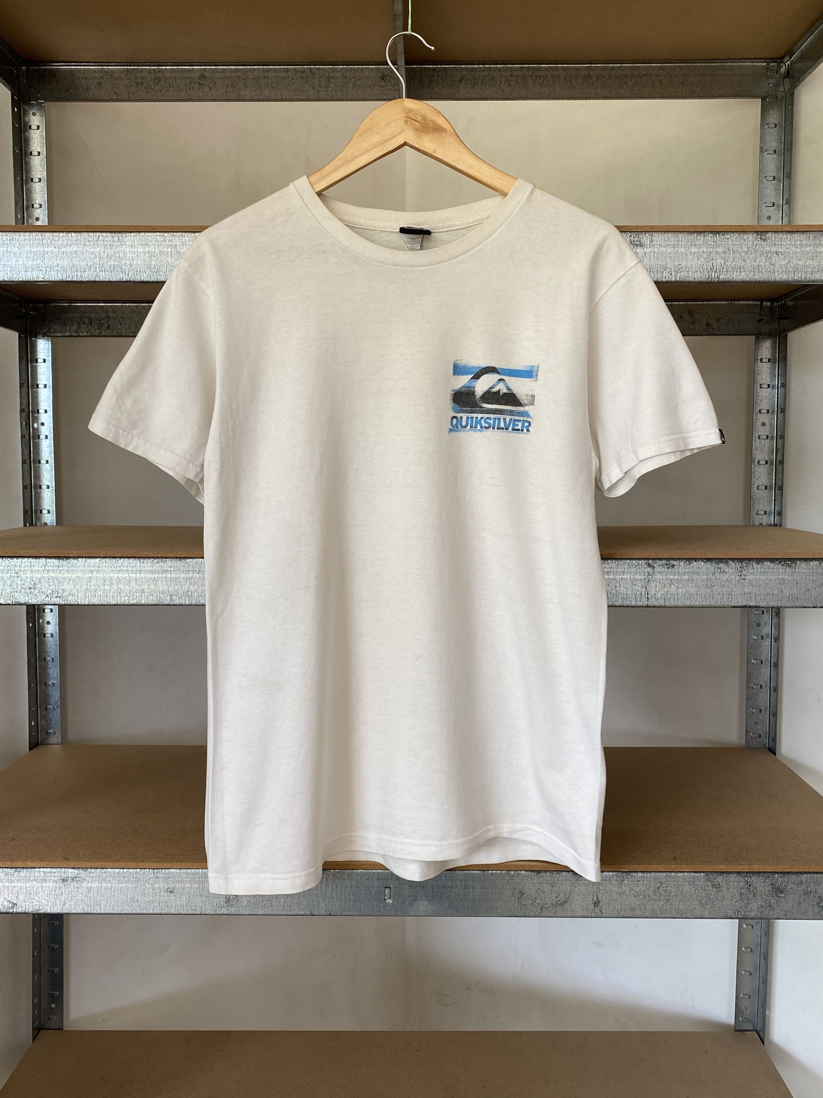 Quiksilver Quiksilver Vintage 2000s Las Vegas White Surf Style T-shirt Size US M / EU 48-50 / 2 - 2 Thumbnail