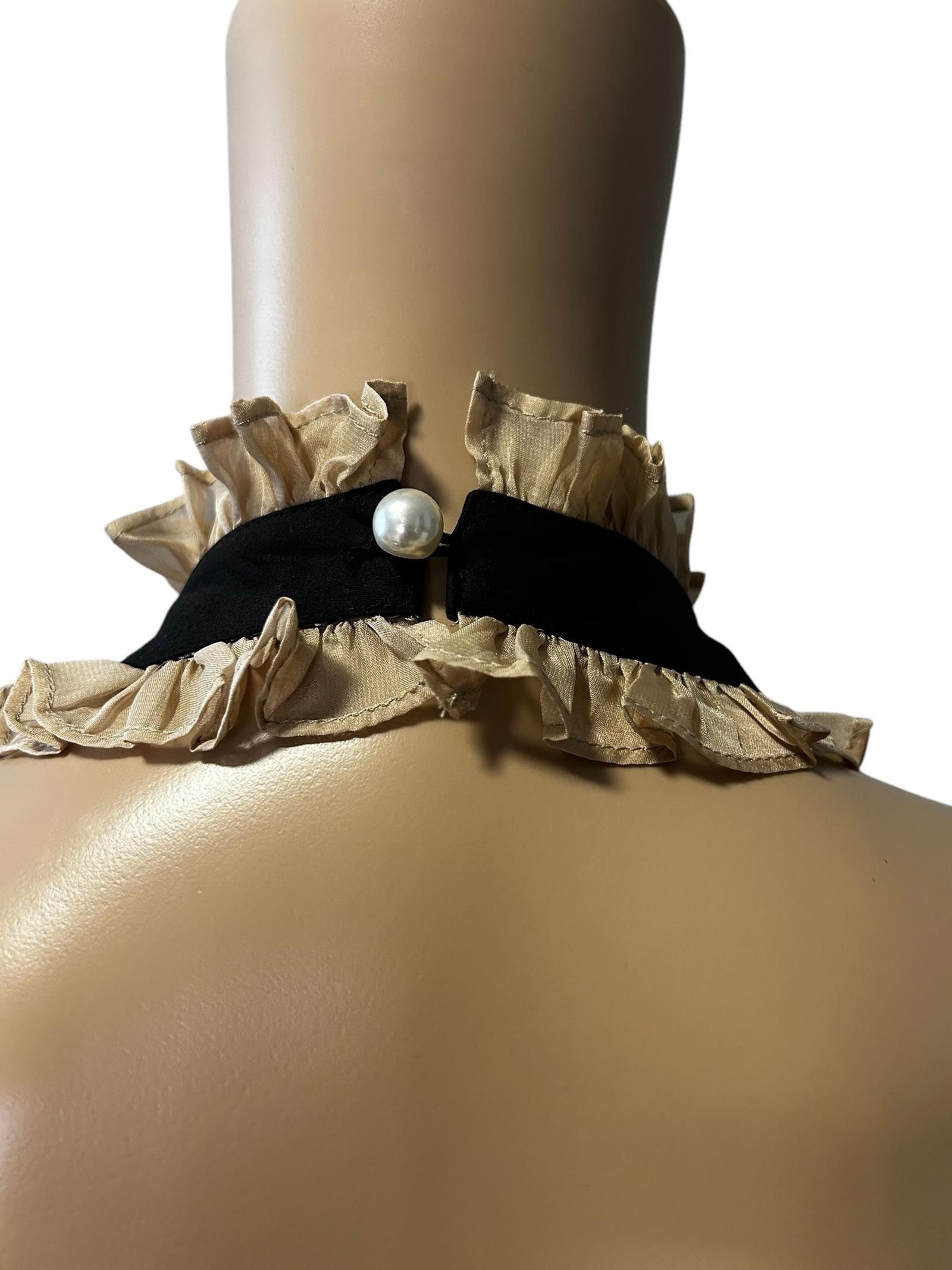 Designer Chic Ruffled Halter Neck Top - Elegant Peplum Design Size M / US 6-8 / IT 42-44 - 5 Thumbnail