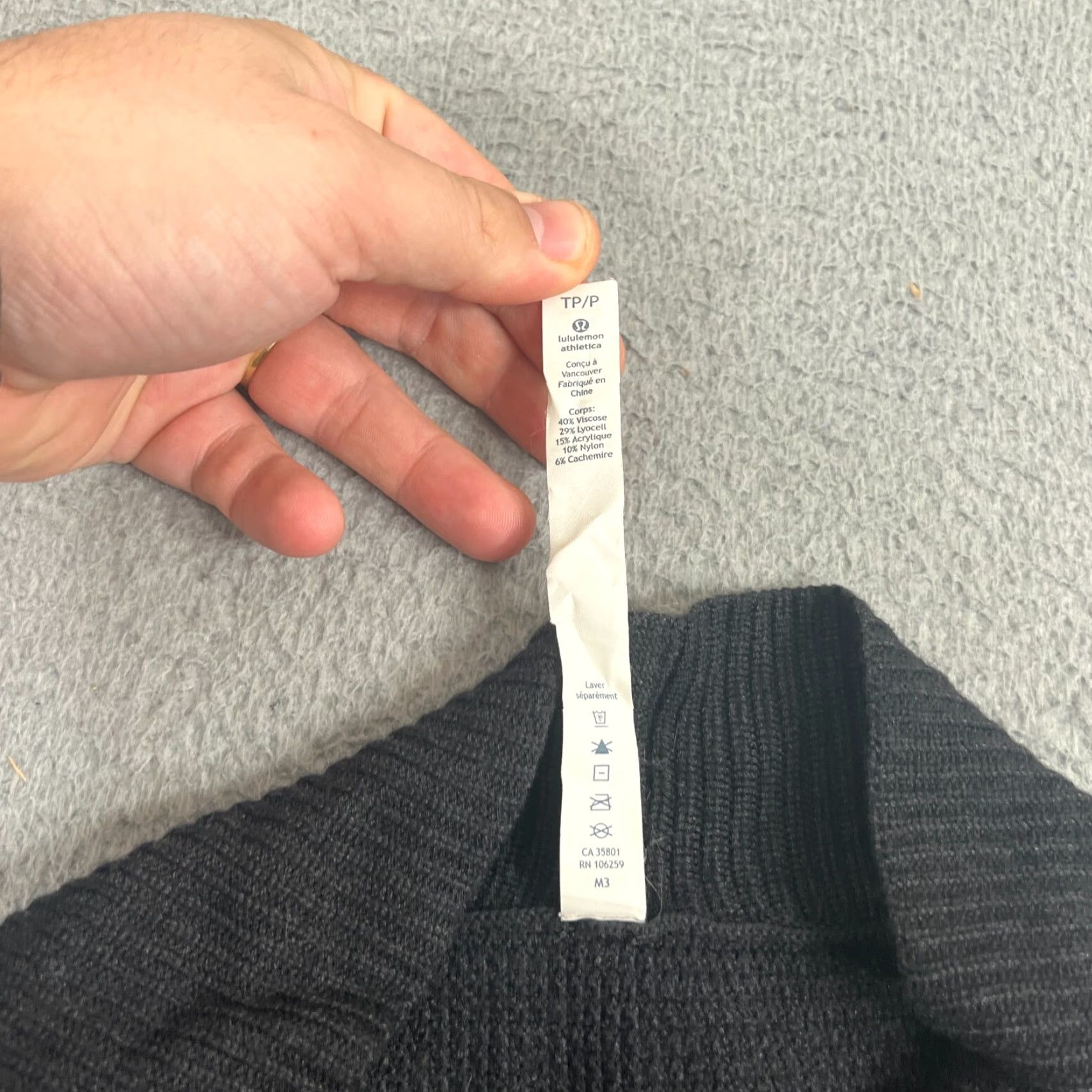Lululemon VINTAGE Lululemon Wrap Sweater Womens XS S Knit Black Heathered 3/4 Sleeve V-Neck Size S / US 4 / IT 40 - 4 Thumbnail