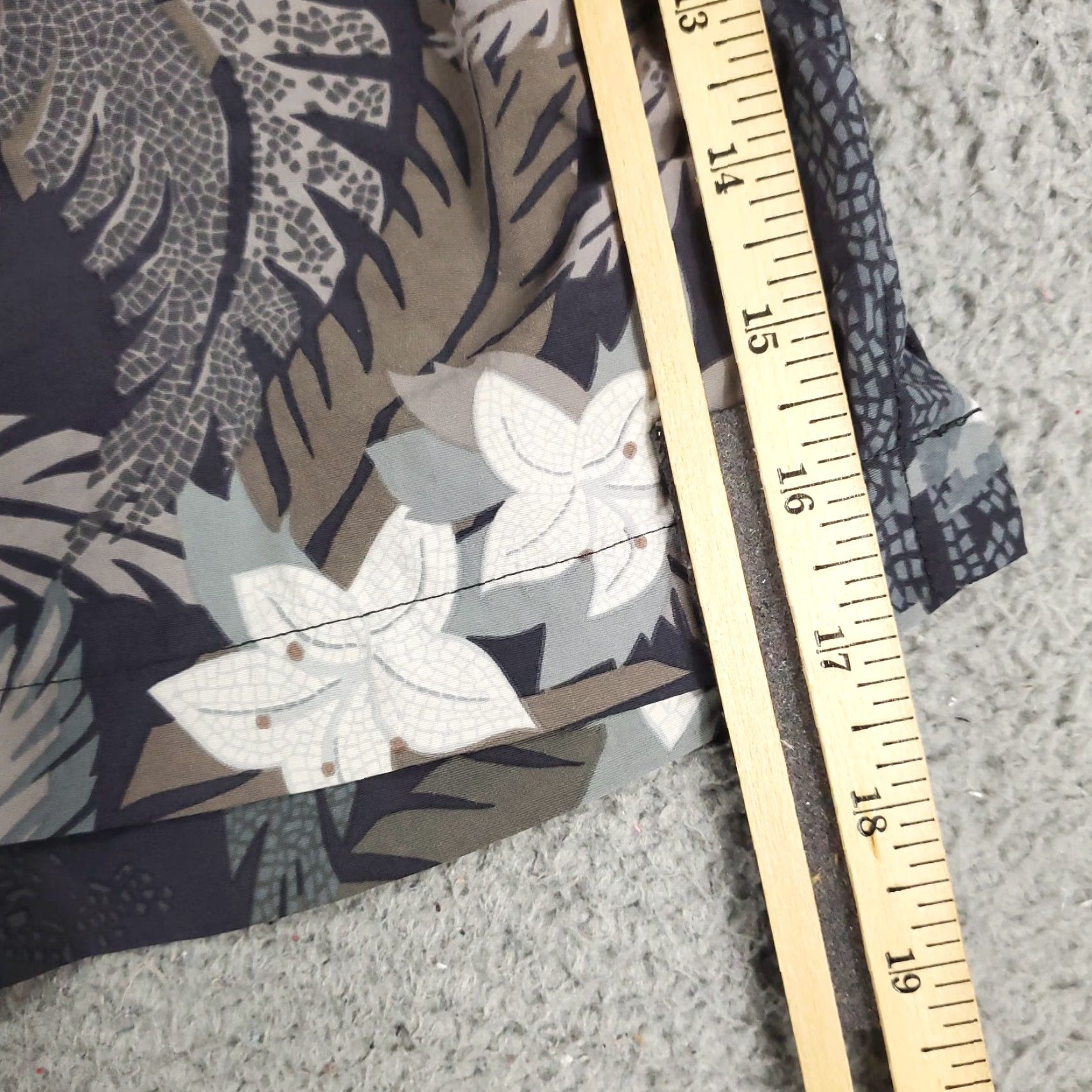 Tommy Bahama Tommy Bahama Shorts Mens Large Gray Tropical Beach Board Swim Trunks Size US 33 - 5 Thumbnail
